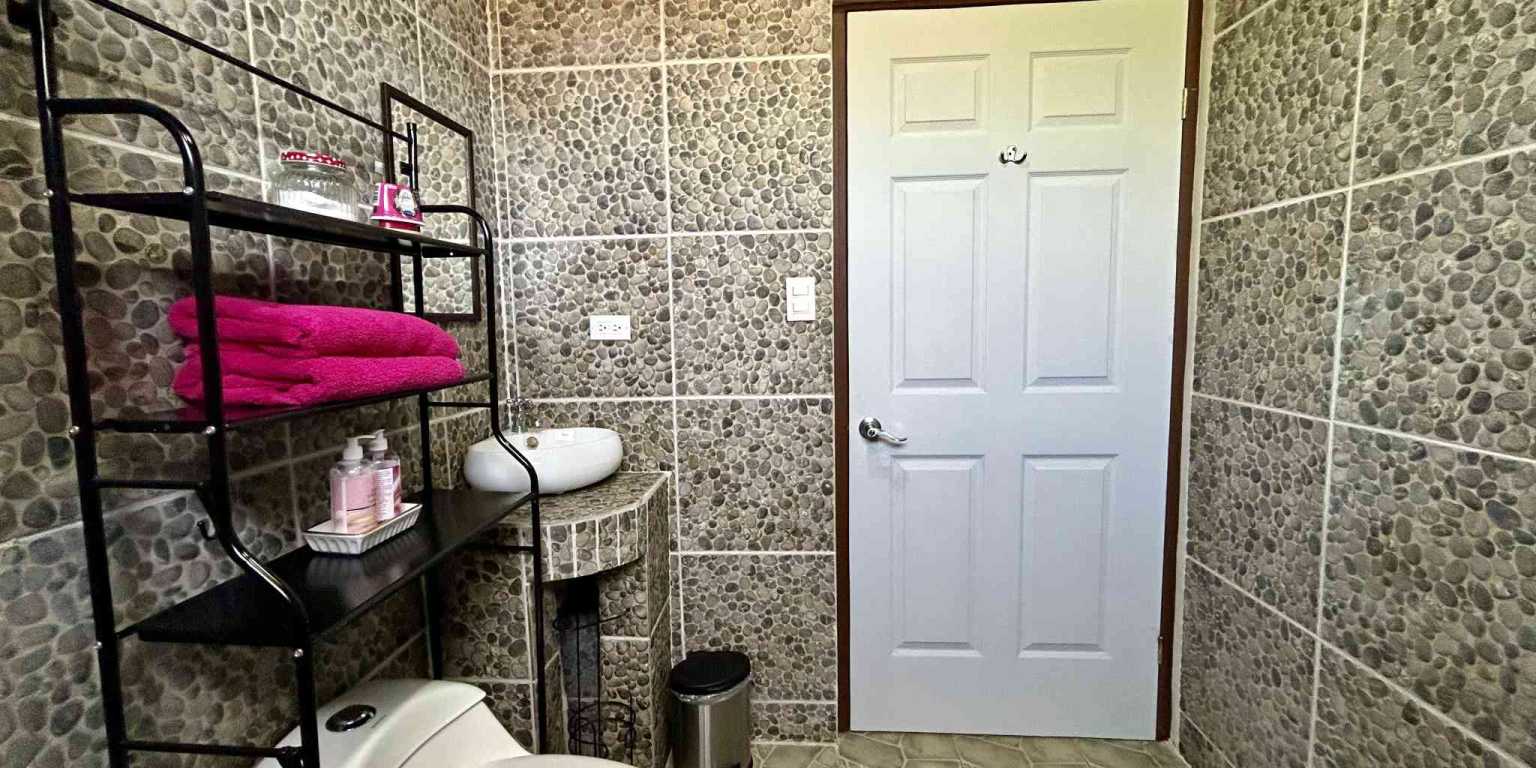 Foto 27-8-24, 10 40 19 Apartments with 8-Units Walking Distance to the Beach in Bahia near Uvita Costa Rica