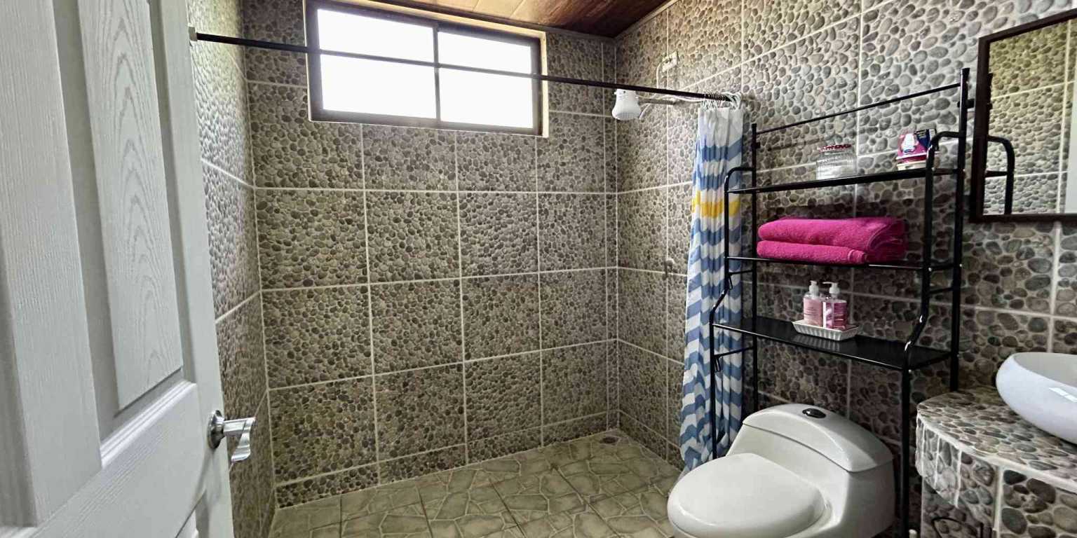 Foto 27-8-24, 10 39 32 Apartments with 8-Units Walking Distance to the Beach in Bahia near Uvita Costa Rica