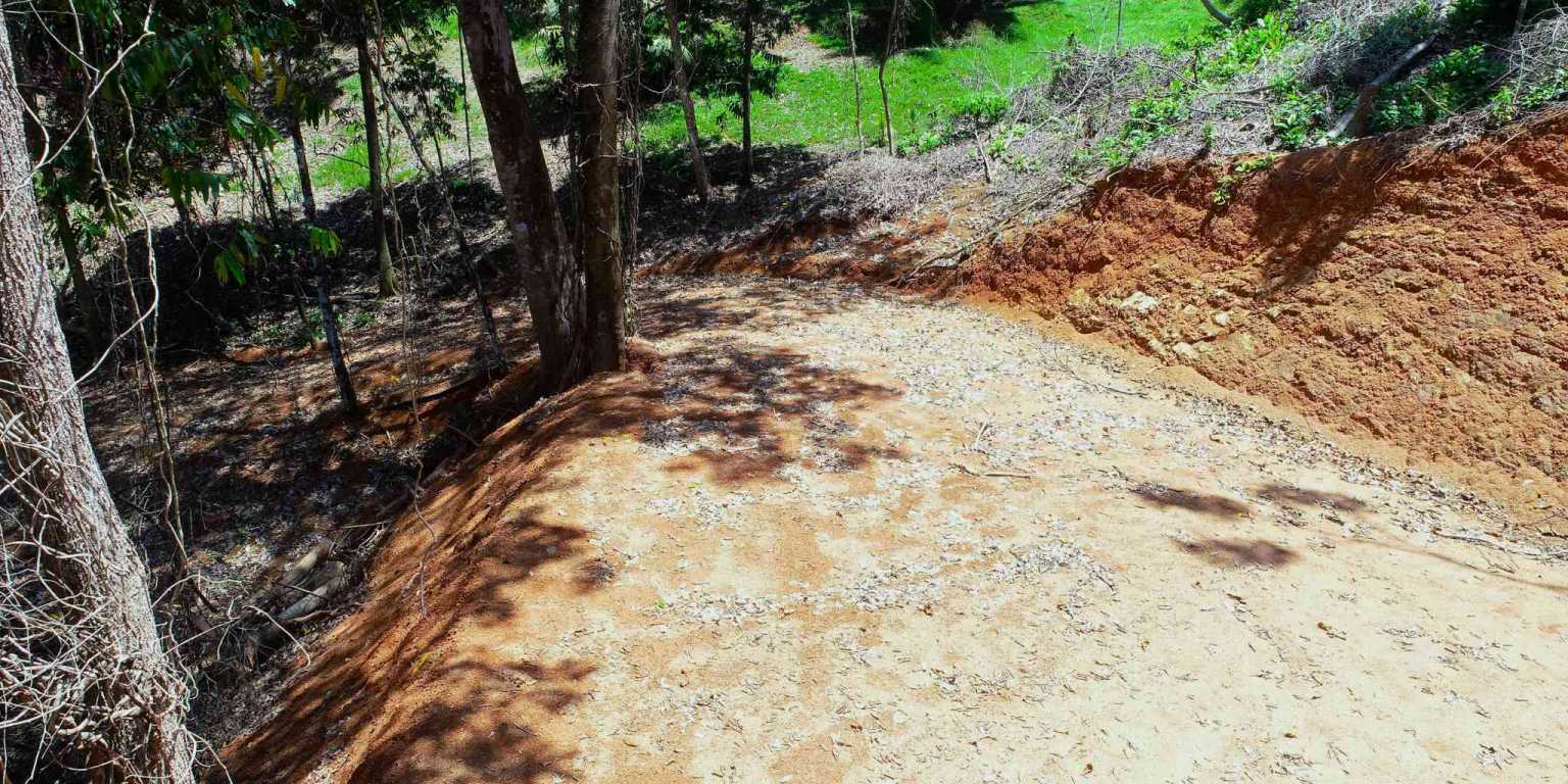 1 (14) Attractive Building Lot with Intriguing Possibilities on Desirable Perezoso Road in Ojochal Costa Rica
