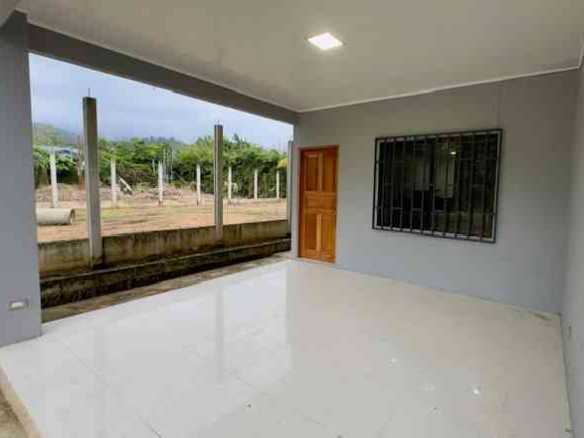 Beach Gem 2-Bedroom Home Just Half-Mile from the Stunning, photo 9 of 18