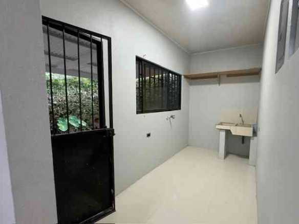 Beach Gem 2-Bedroom Home Just Half-Mile from the Stunning, photo 10 of 18