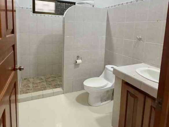 Beach Gem 2-Bedroom Home Just Half-Mile from the Stunning, photo 17 of 18