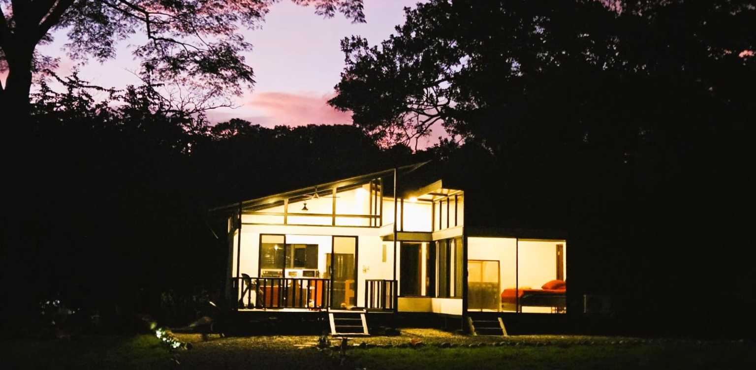 37 Charming & Cozy 2-Bedroom Home in the Heart of Ojochal – Privacy, Convenience & Opportunity in a Great Walk to Town Location in Ojochal Costa Rica