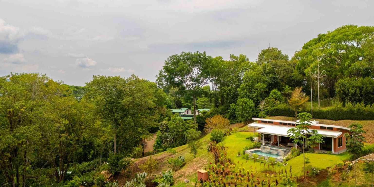 IMG_9475 Stunning 4-Bedroom Home with Mountain Views – Perfect Blend of Seclusion & Convenience in Ojochal Costa Rica