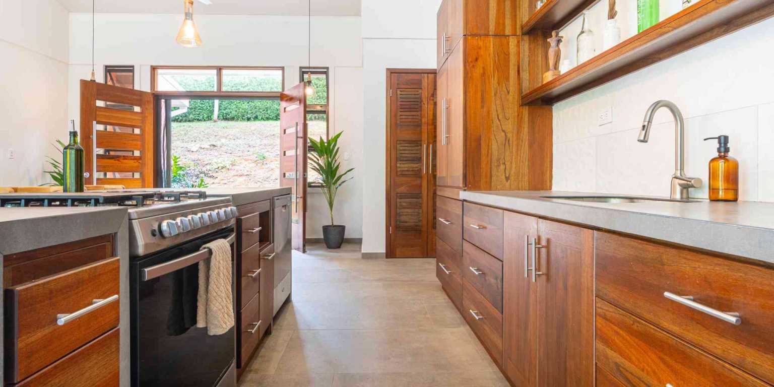 IMG_9433 Stunning 4-Bedroom Home with Mountain Views – Perfect Blend of Seclusion & Convenience in Ojochal Costa Rica