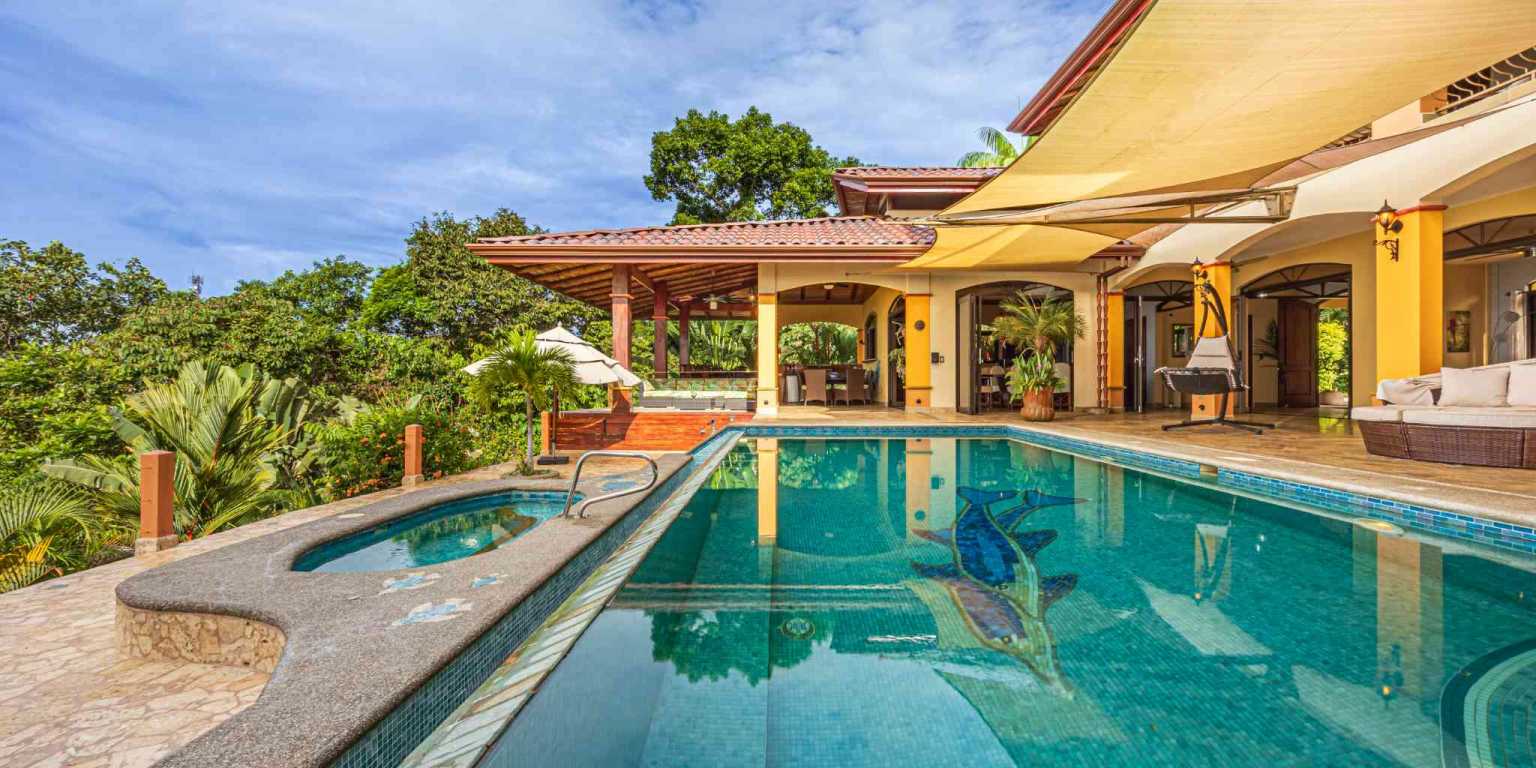 ConeCat-33 Exclusive Unique 6-Bedroom Estate with Incredible Coastline Views in Escaleras near Dominical Costa Rica