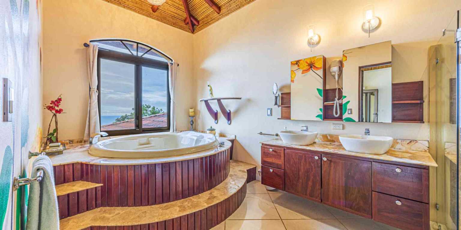 ConeCat-16 Exclusive Unique 6-Bedroom Estate with Incredible Coastline Views in Escaleras near Dominical Costa Rica