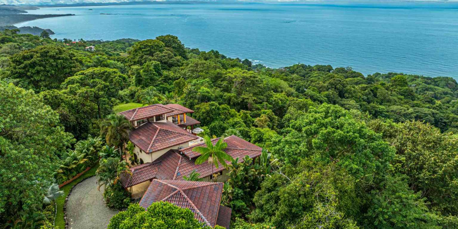 ConeCat-02 Exclusive Unique 6-Bedroom Estate with Incredible Coastline Views in Escaleras near Dominical Costa Rica