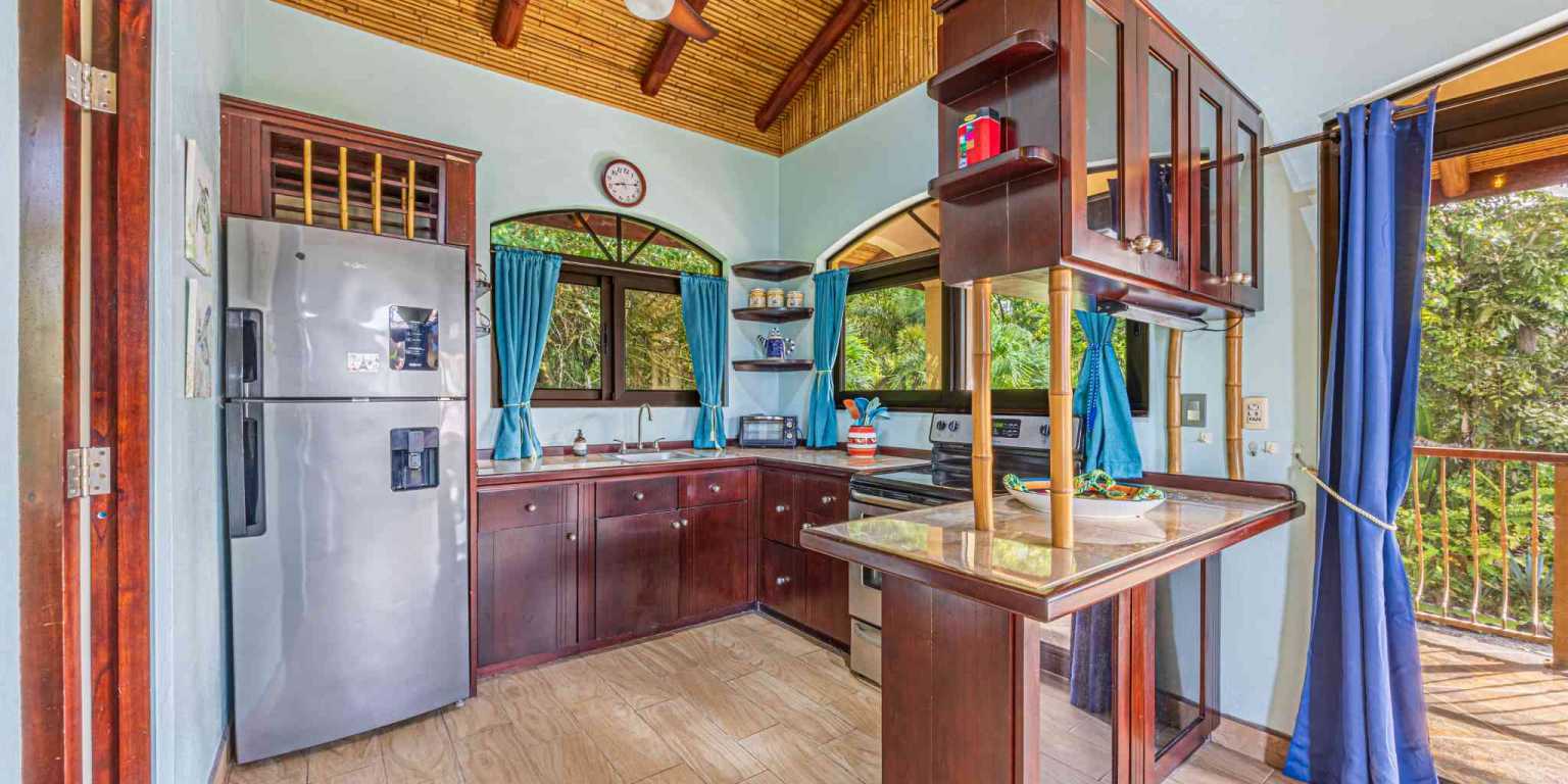 ConeCat-44 Exclusive Unique 6-Bedroom Estate with Incredible Coastline Views in Escaleras near Dominical Costa Rica