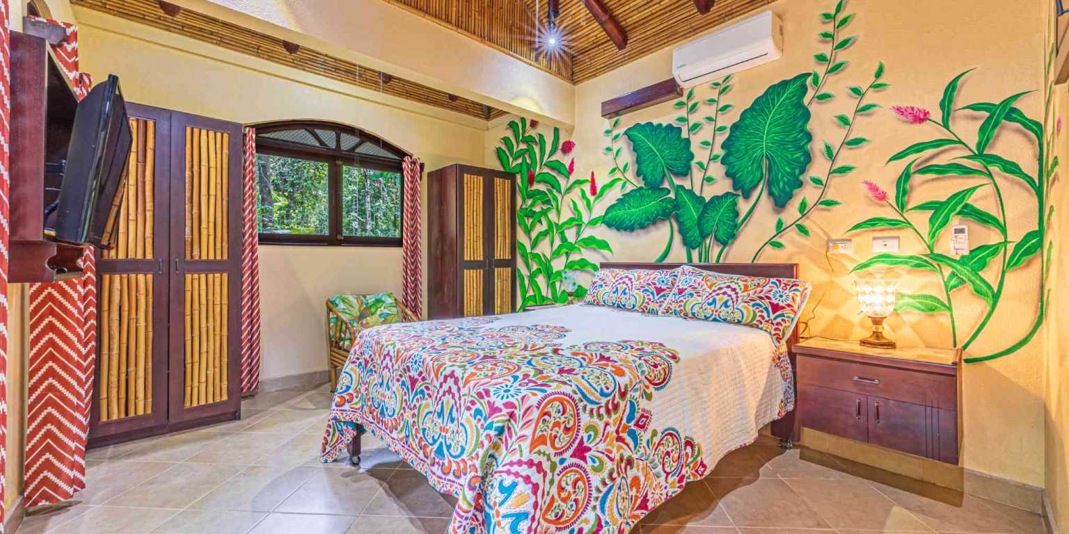 ConeCat-57 Exclusive Unique 6-Bedroom Estate with Incredible Coastline Views in Escaleras near Dominical Costa Rica