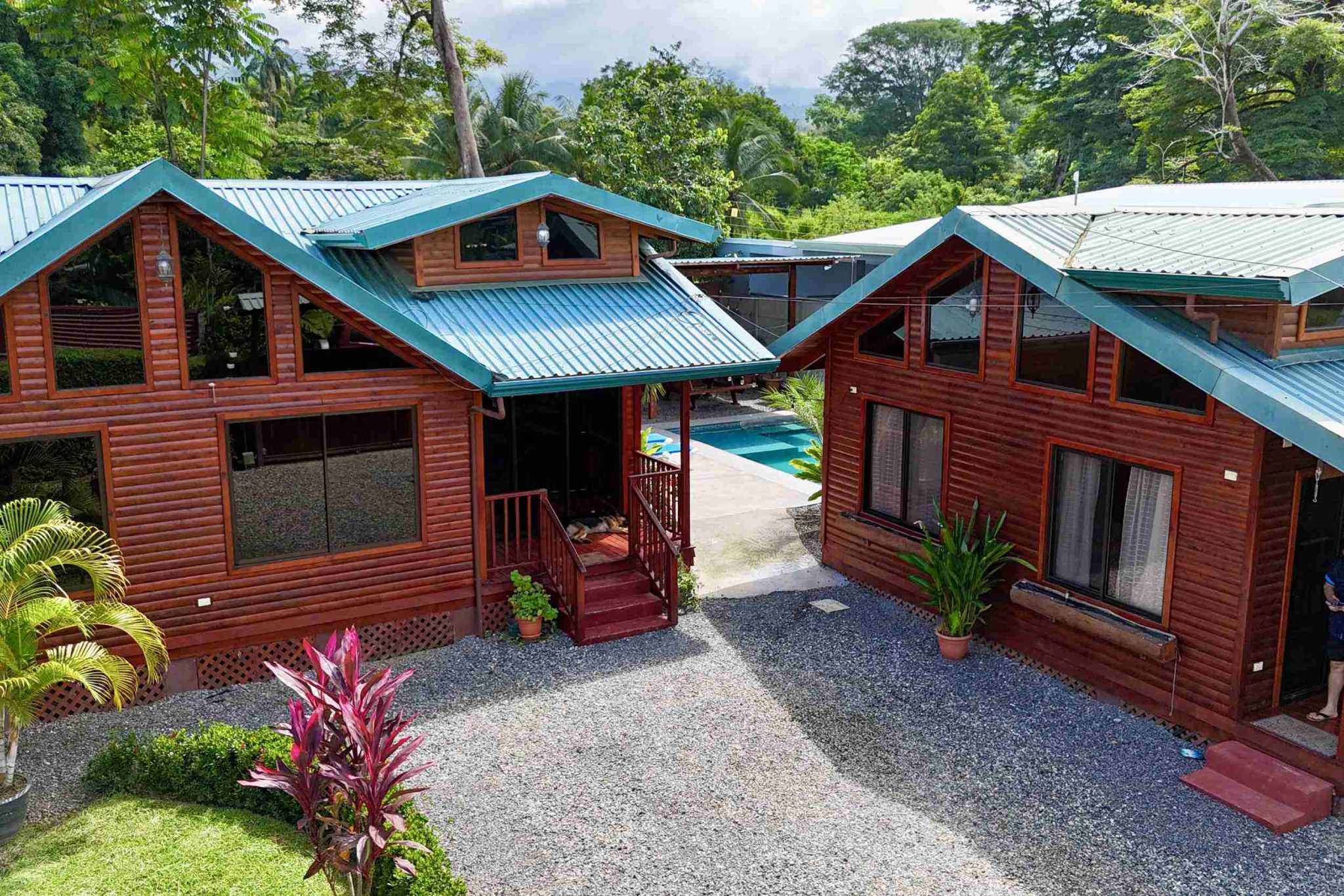 Foto 29-8-24, 09 30 53 Charming Pine Cabins with Home, Cabin & Pool Near the Whale’s Tail Beach in Bahia near Uvita Costa Rica
