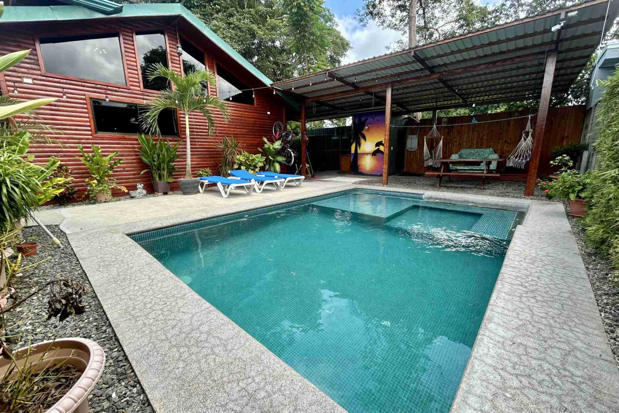 Foto 29-8-24, 09 35 47 Charming Pine Cabins with Home, Cabin & Pool Near the Whale’s Tail Beach in Bahia near Uvita Costa Rica
