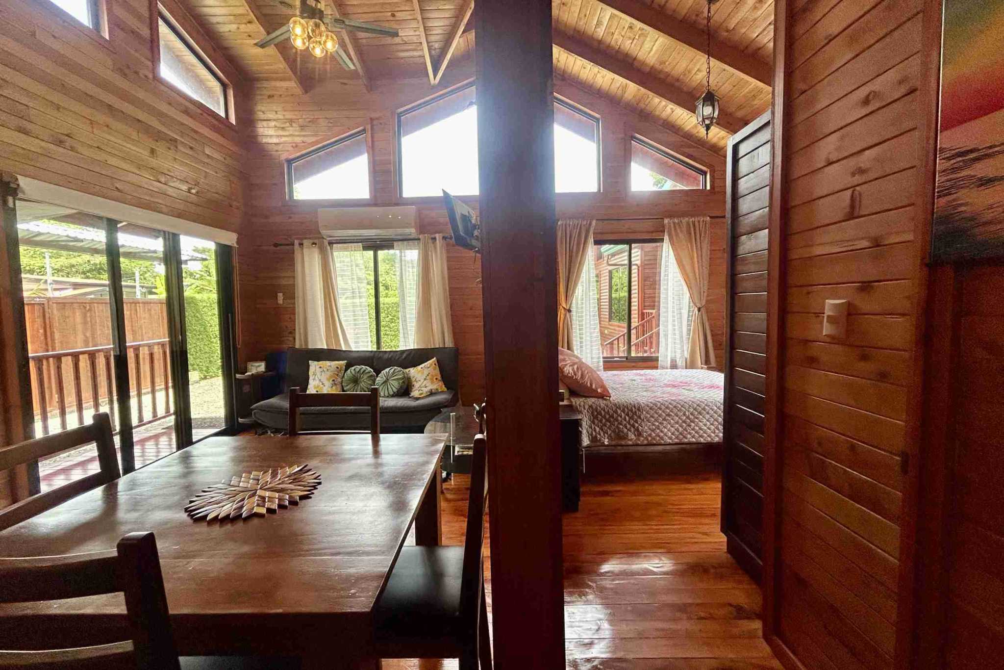 Foto 29-8-24, 09 48 17 Charming Pine Cabins with Home, Cabin & Pool Near the Whale’s Tail Beach in Bahia near Uvita Costa Rica