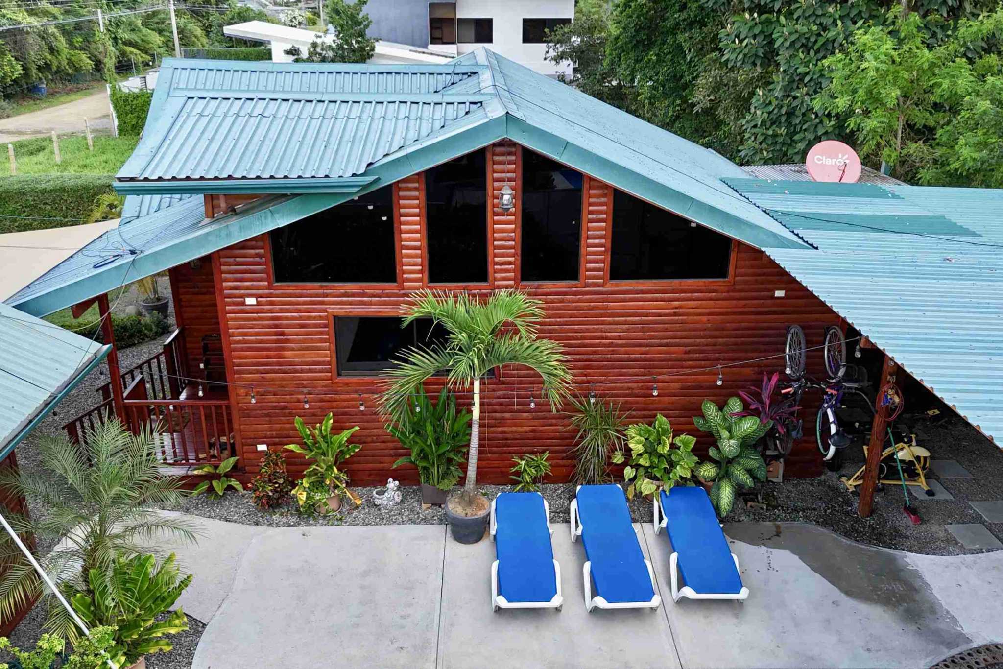 Foto 29-8-24, 09 02 42 Charming Pine Cabins with Home, Cabin & Pool Near the Whale’s Tail Beach in Bahia near Uvita Costa Rica