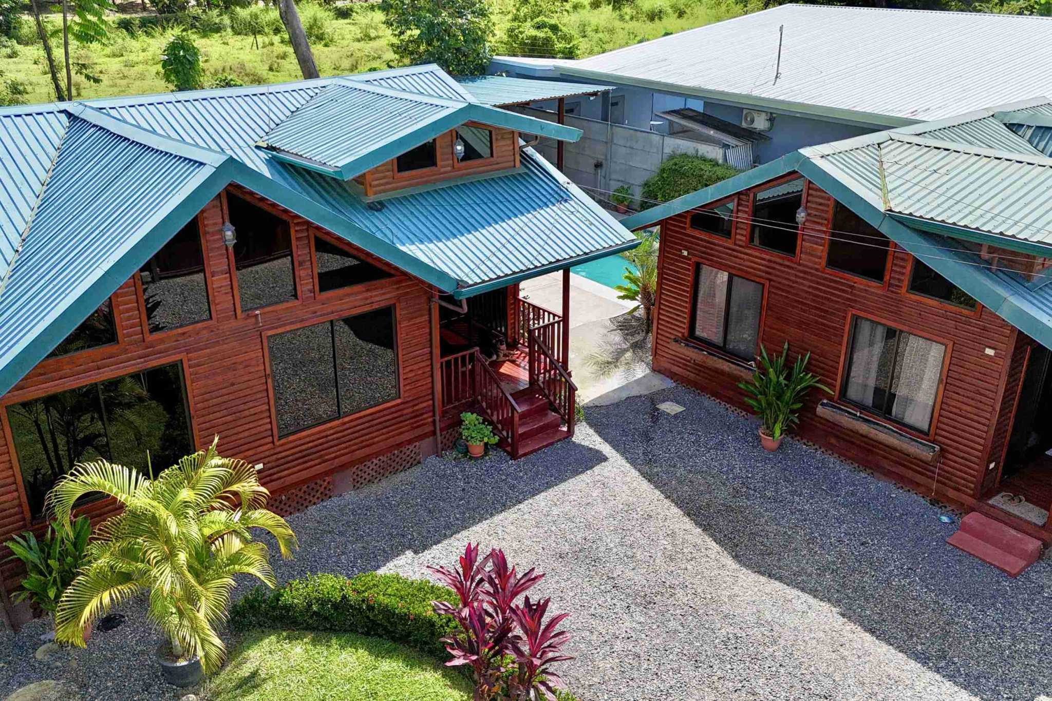 Foto 29-8-24, 09 26 39 Charming Pine Cabins with Home, Cabin & Pool Near the Whale’s Tail Beach in Bahia near Uvita Costa Rica