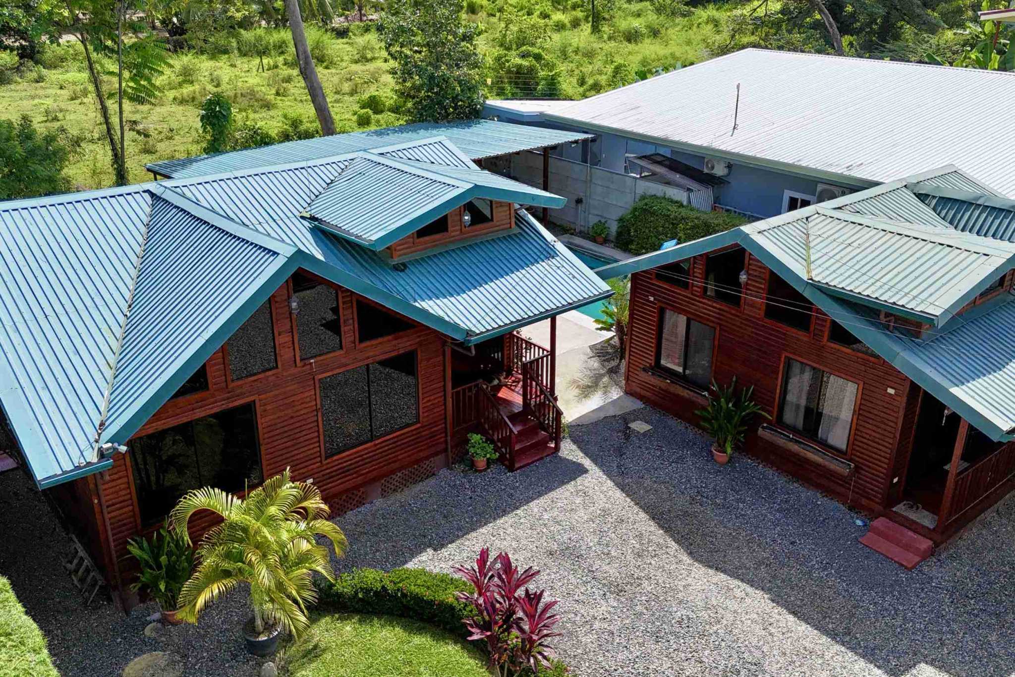 Foto 29-8-24, 09 27 02 Charming Pine Cabins with Home, Cabin & Pool Near the Whale’s Tail Beach in Bahia near Uvita Costa Rica