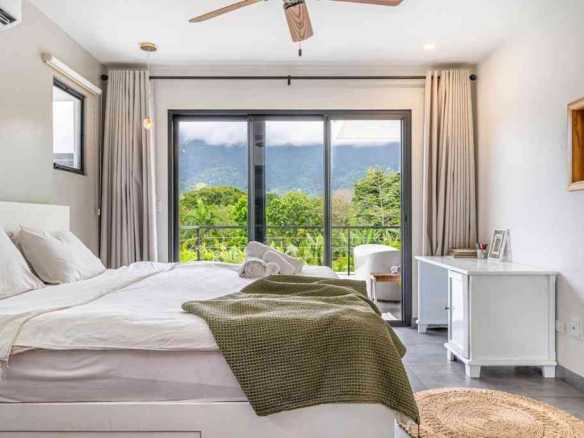 Modern Two-Story 3-Bedroom House with Pool, photo 6 of 20