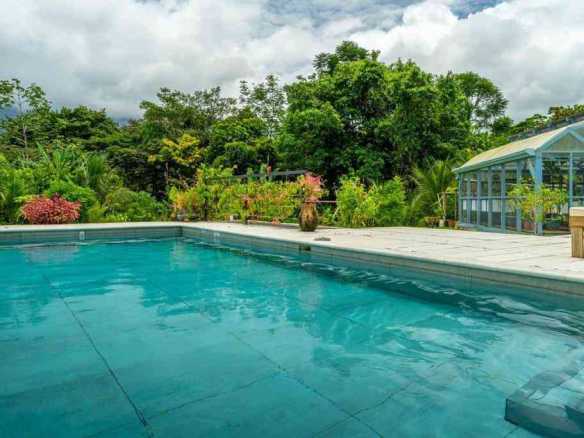 Modern Two-Story 3-Bedroom House with Pool, photo 13 of 20