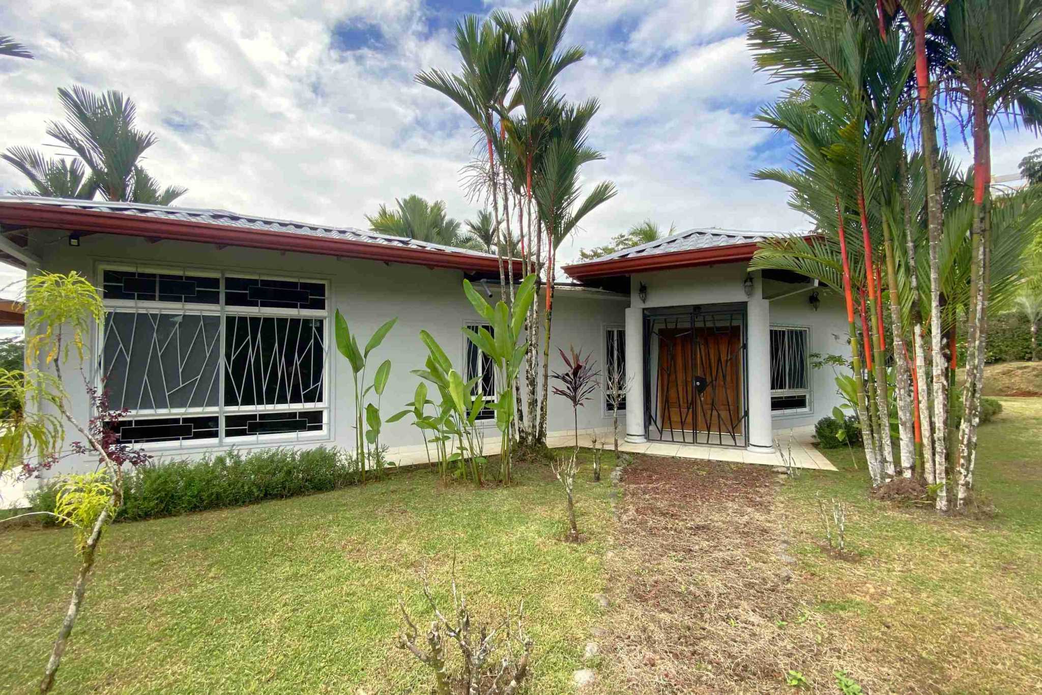 Very Private Mountain View 3-Bedroom Home in Ojochal Costa Rica