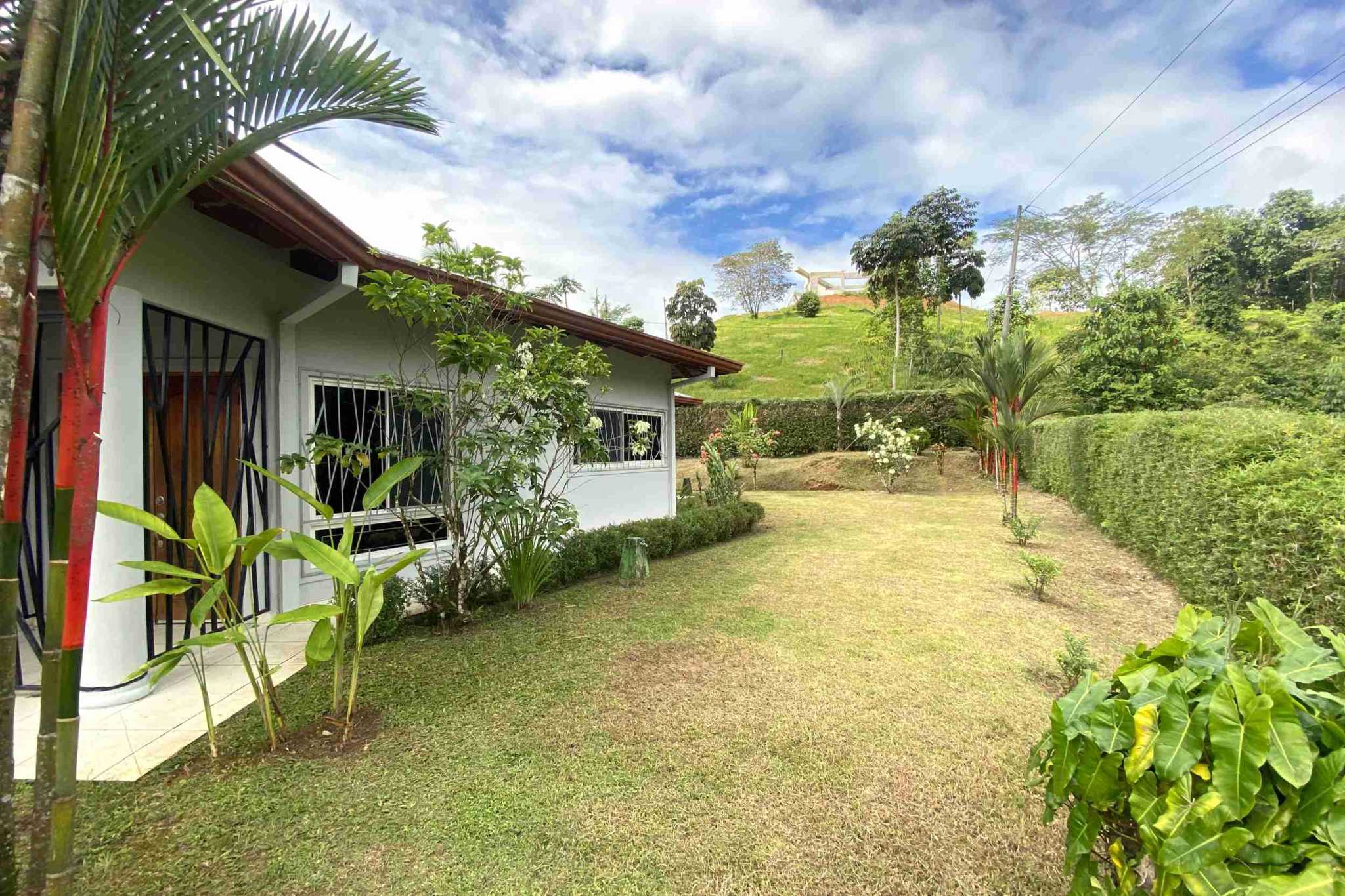 Very Private Mountain View 3-Bedroom Home in Ojochal Costa Rica