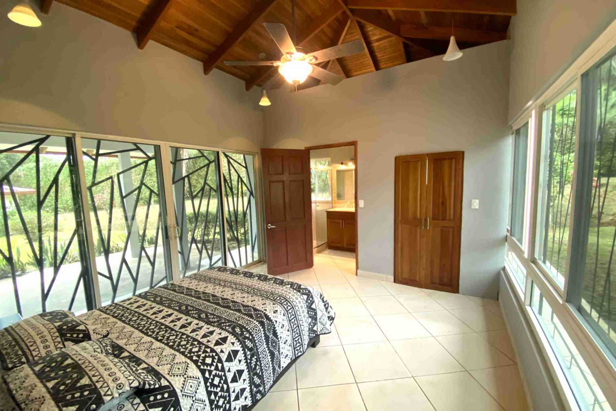 Very Private Mountain View 3-Bedroom Home in Ojochal Costa Rica