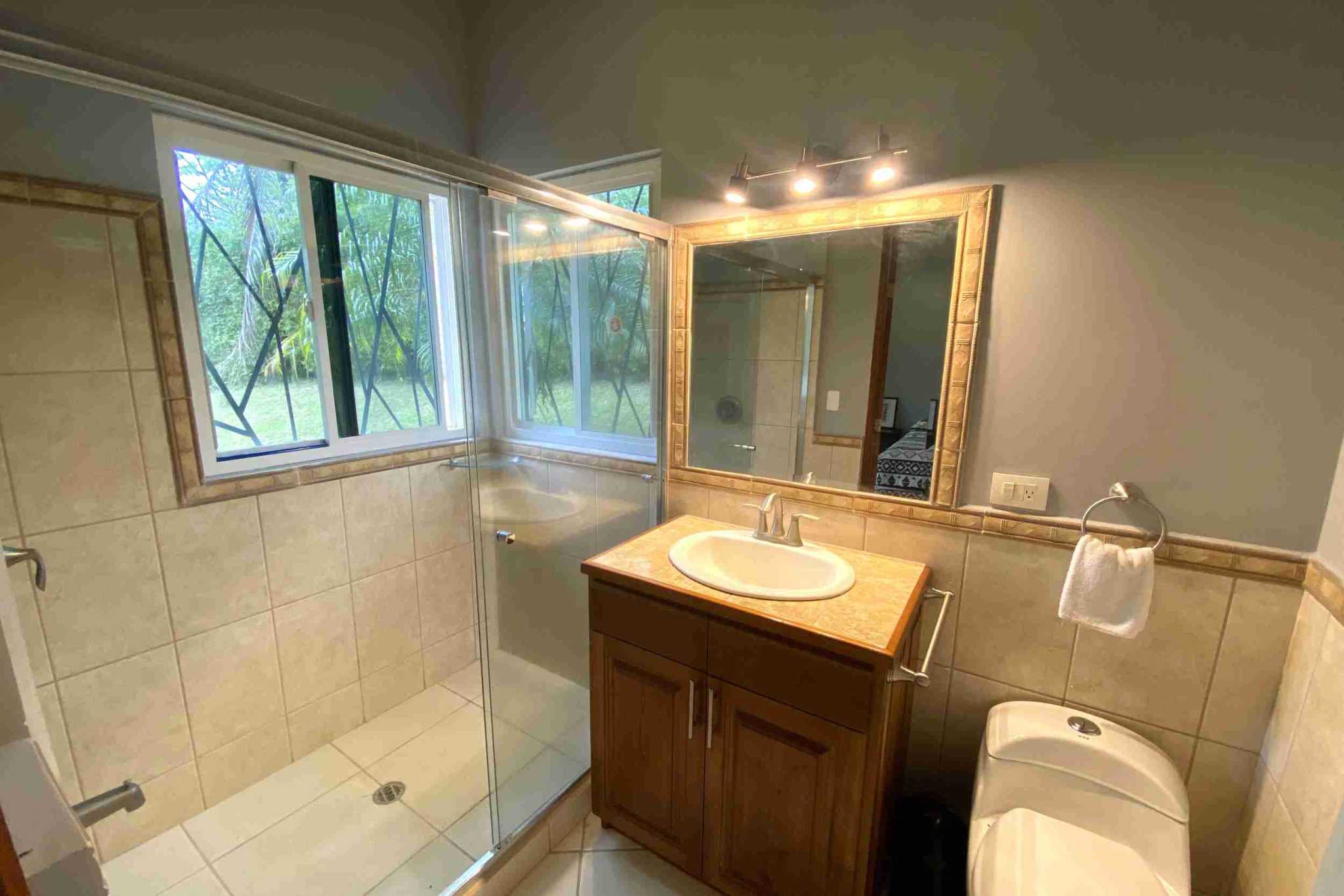 Very Private Mountain View 3-Bedroom Home in Ojochal Costa Rica