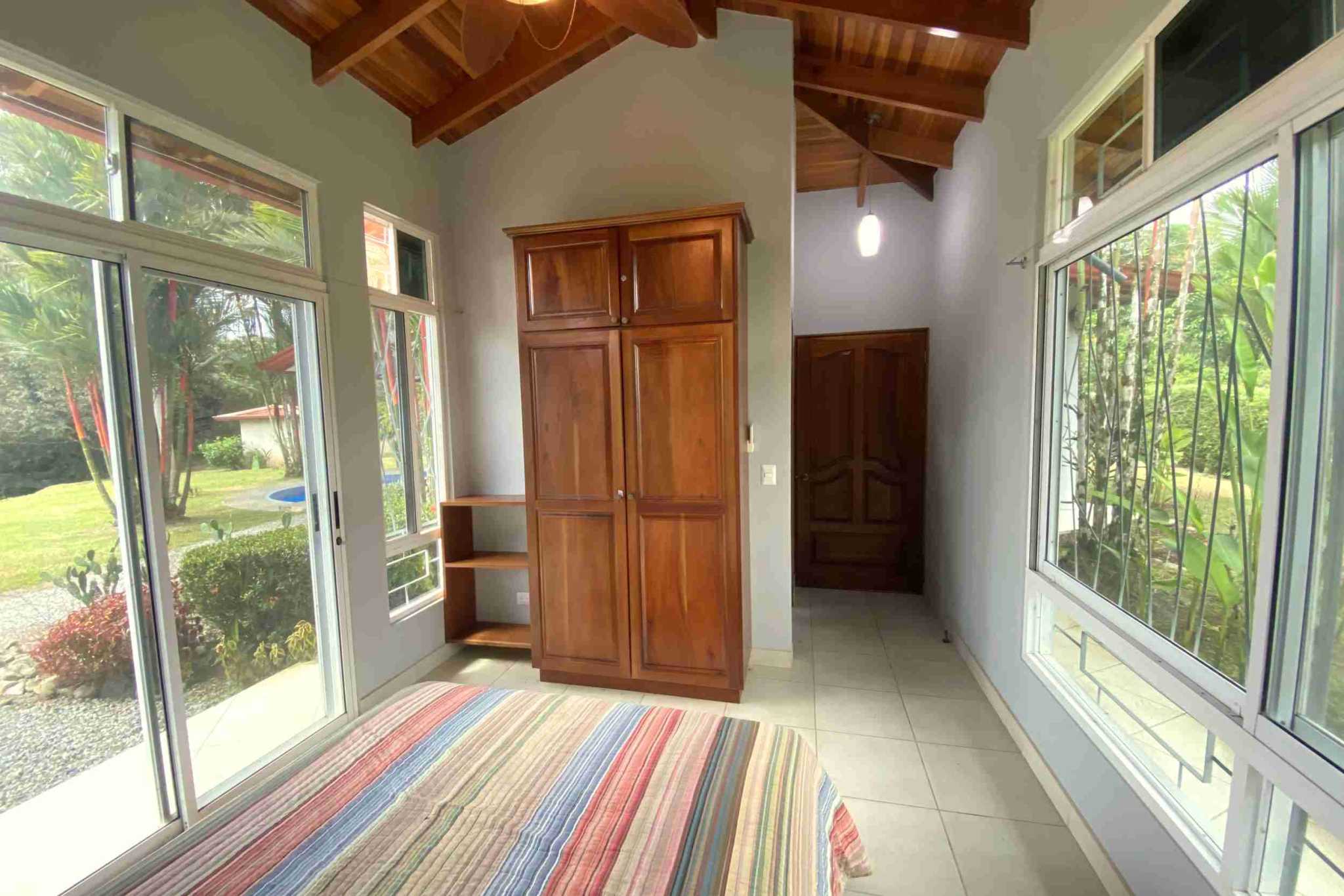Very Private Mountain View 3-Bedroom Home in Ojochal Costa Rica