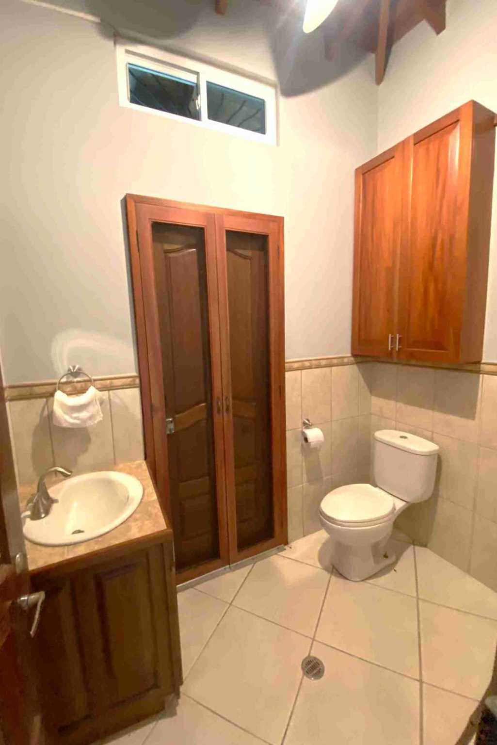 Very Private Mountain View 3-Bedroom Home in Ojochal Costa Rica
