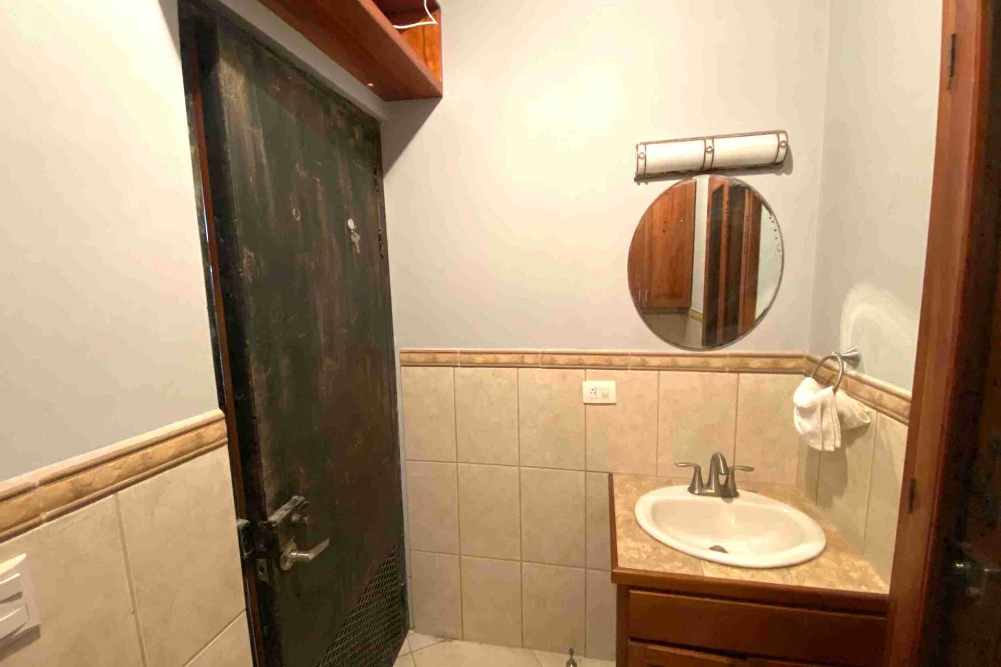 Very Private Mountain View 3-Bedroom Home in Ojochal Costa Rica