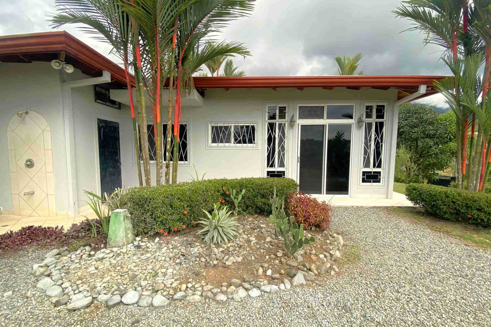 Very Private Mountain View 3-Bedroom Home in Ojochal Costa Rica