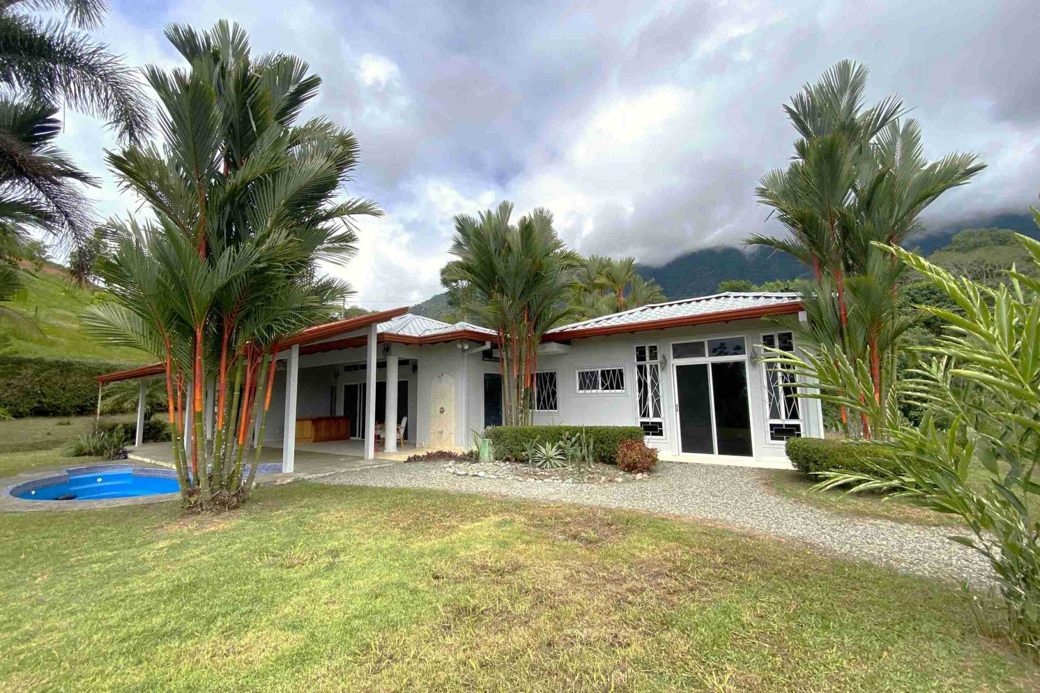 Very Private Mountain View 3-Bedroom Home in Ojochal Costa Rica