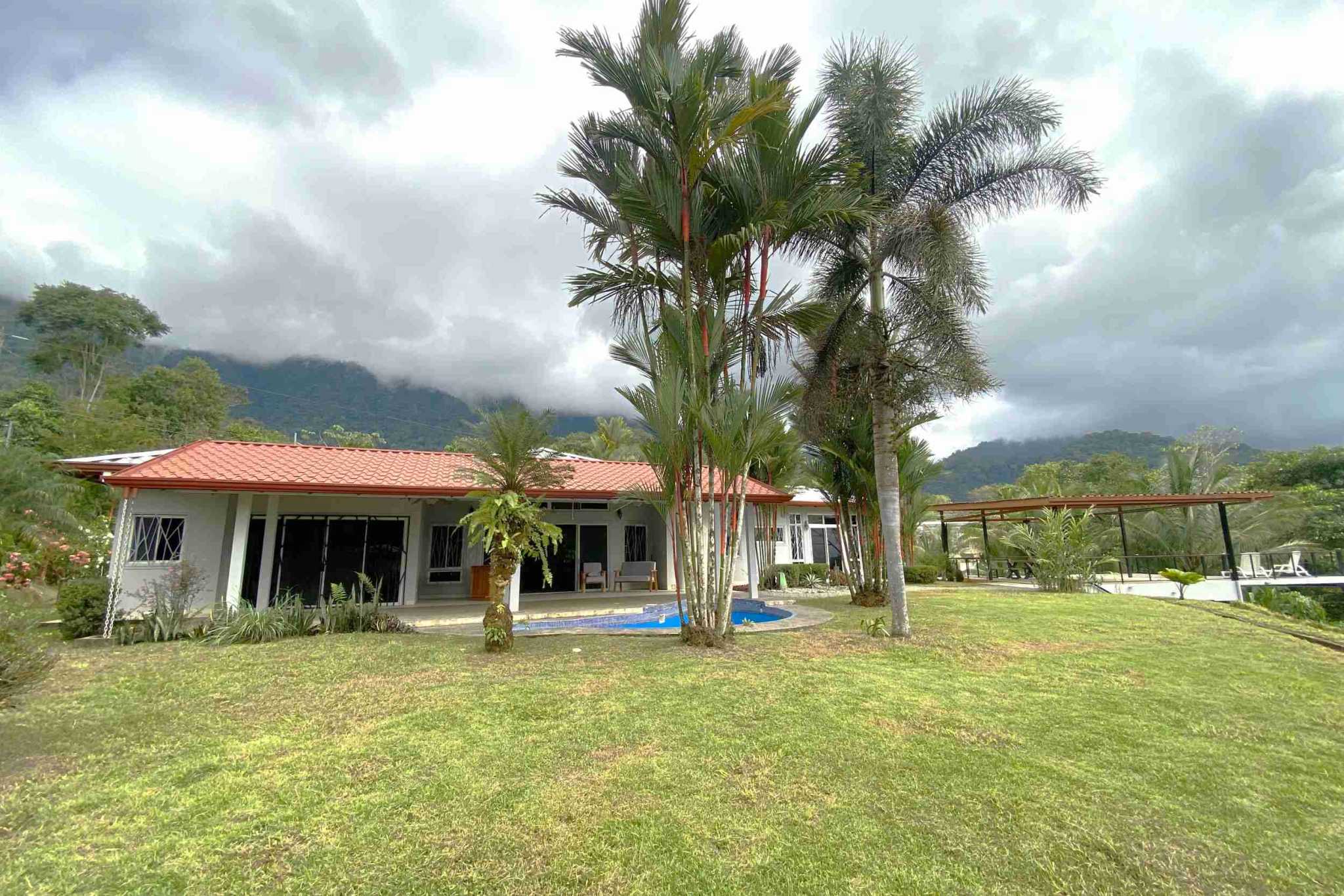 Very Private Mountain View 3-Bedroom Home in Ojochal Costa Rica