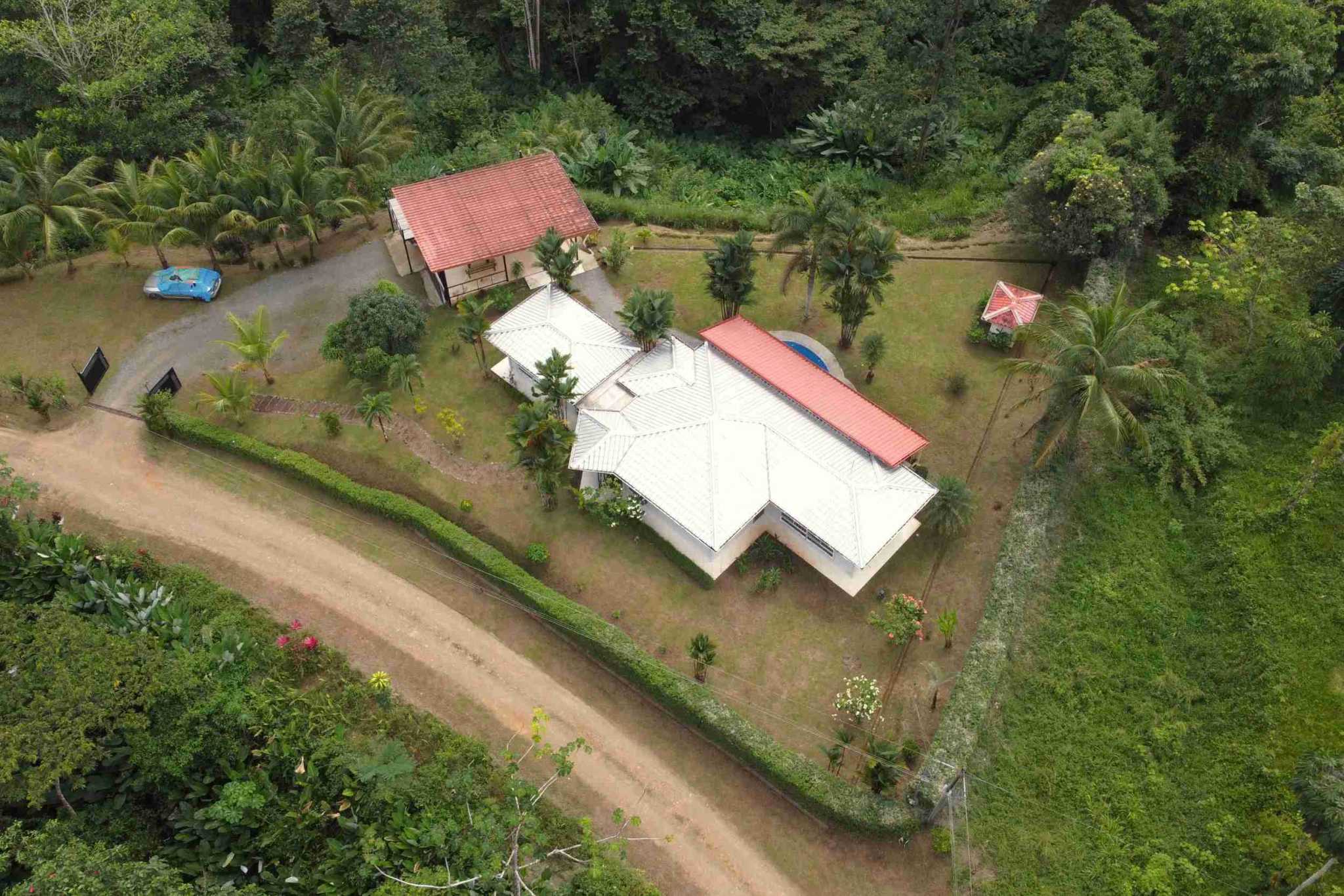 Very Private Mountain View 3-Bedroom Home in Ojochal Costa Rica