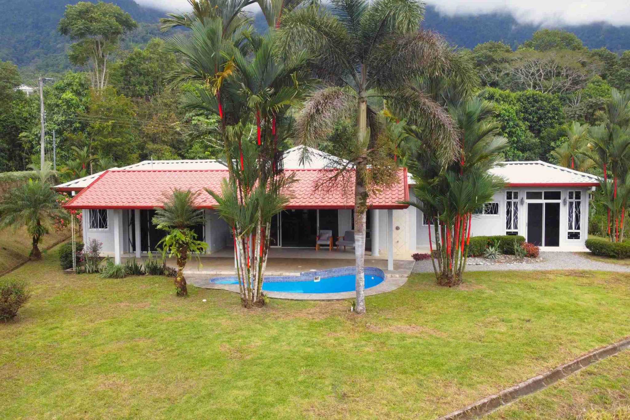 Very Private Mountain View 3-Bedroom Home in Ojochal Costa Rica