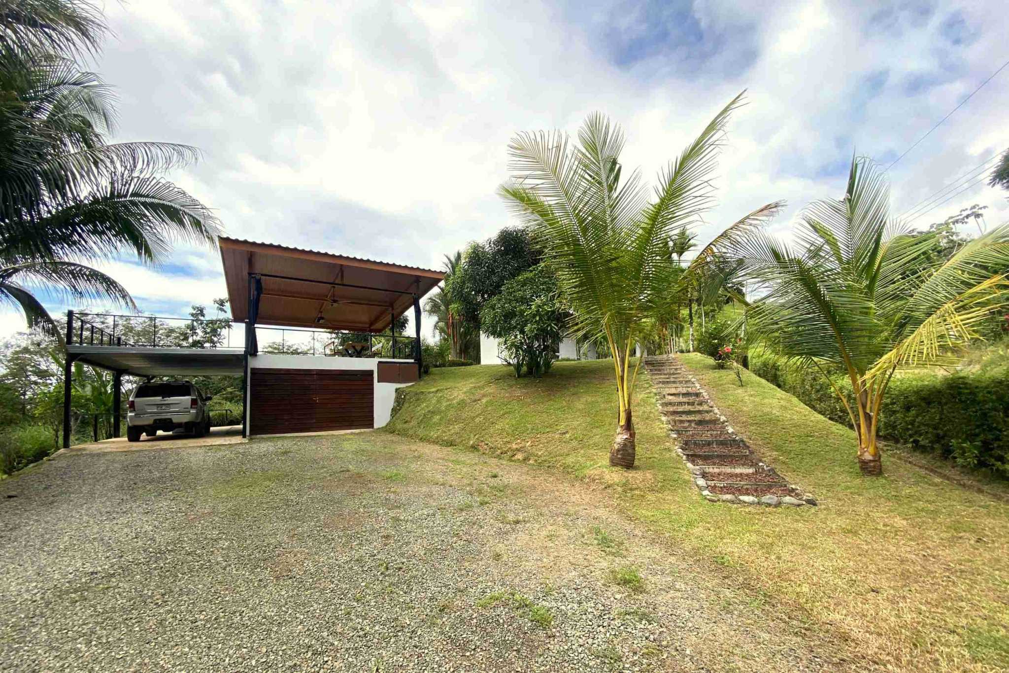 Very Private Mountain View 3-Bedroom Home in Ojochal Costa Rica