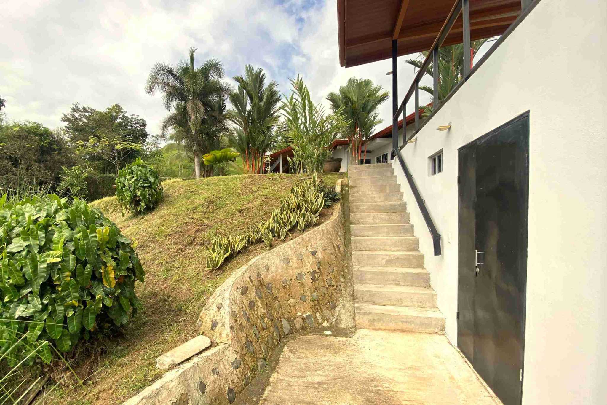 Very Private Mountain View 3-Bedroom Home in Ojochal Costa Rica