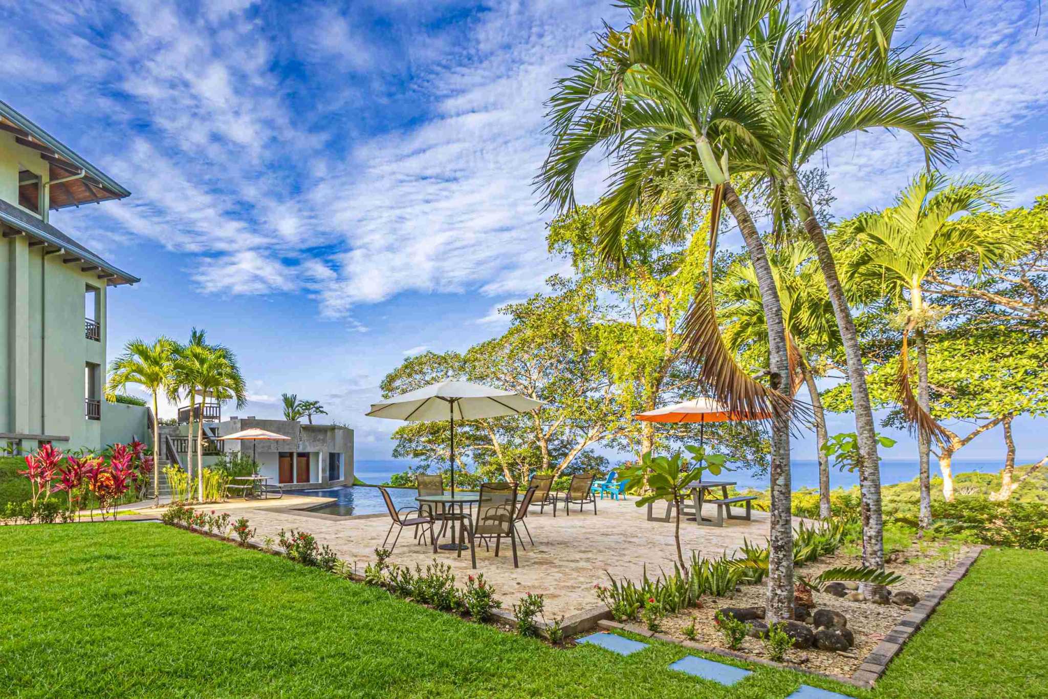 35625-condo- (15) Ocean View 2-Bedroom Condo with Amazing Ocean Views & Huge Community Pool only 2 Min to the Beach in Dominicalito Costa Rica