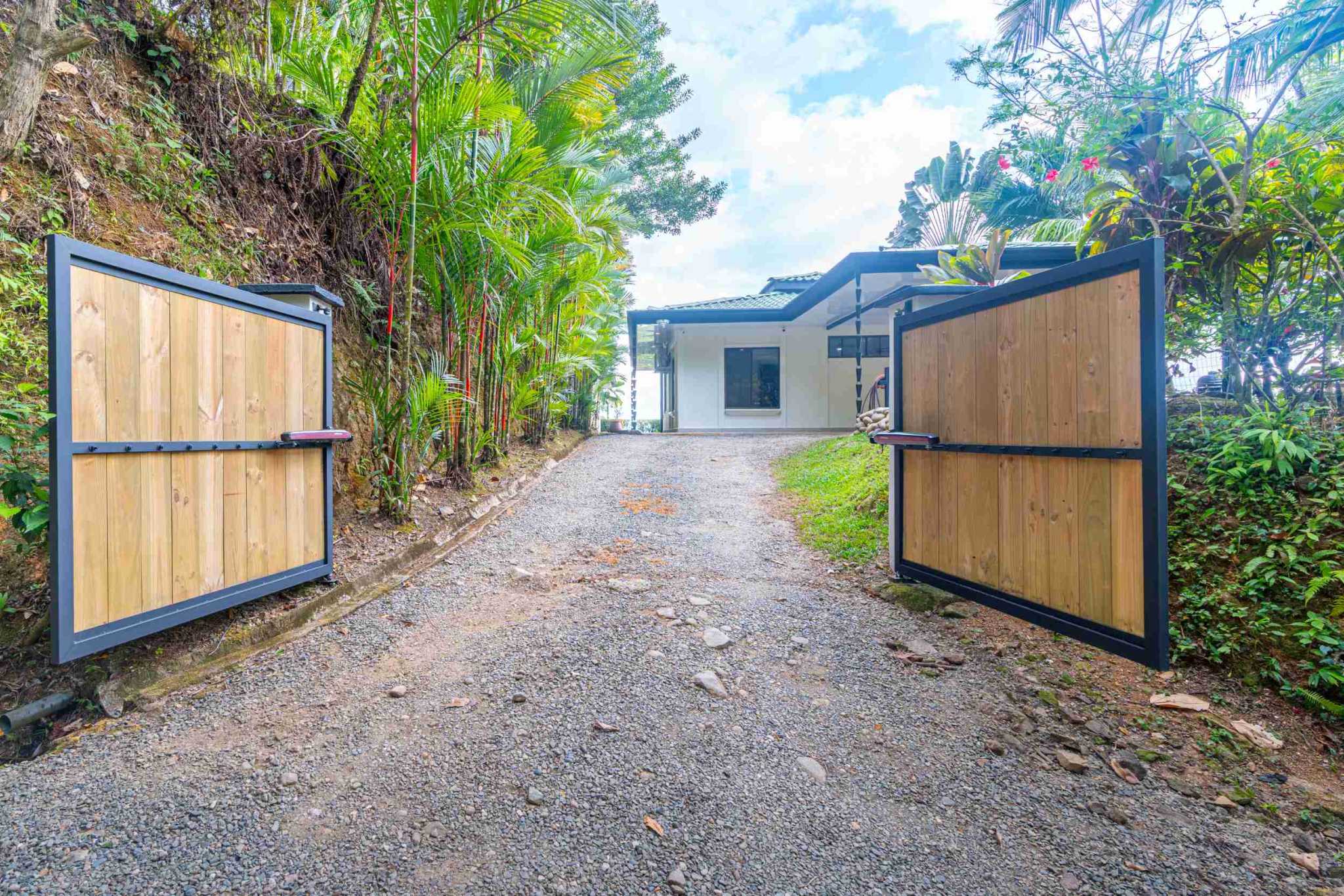 37654- (10) Breathtaking Ocean Sunset Views from 2-Bedroom Home in Ojochal Costa Rica