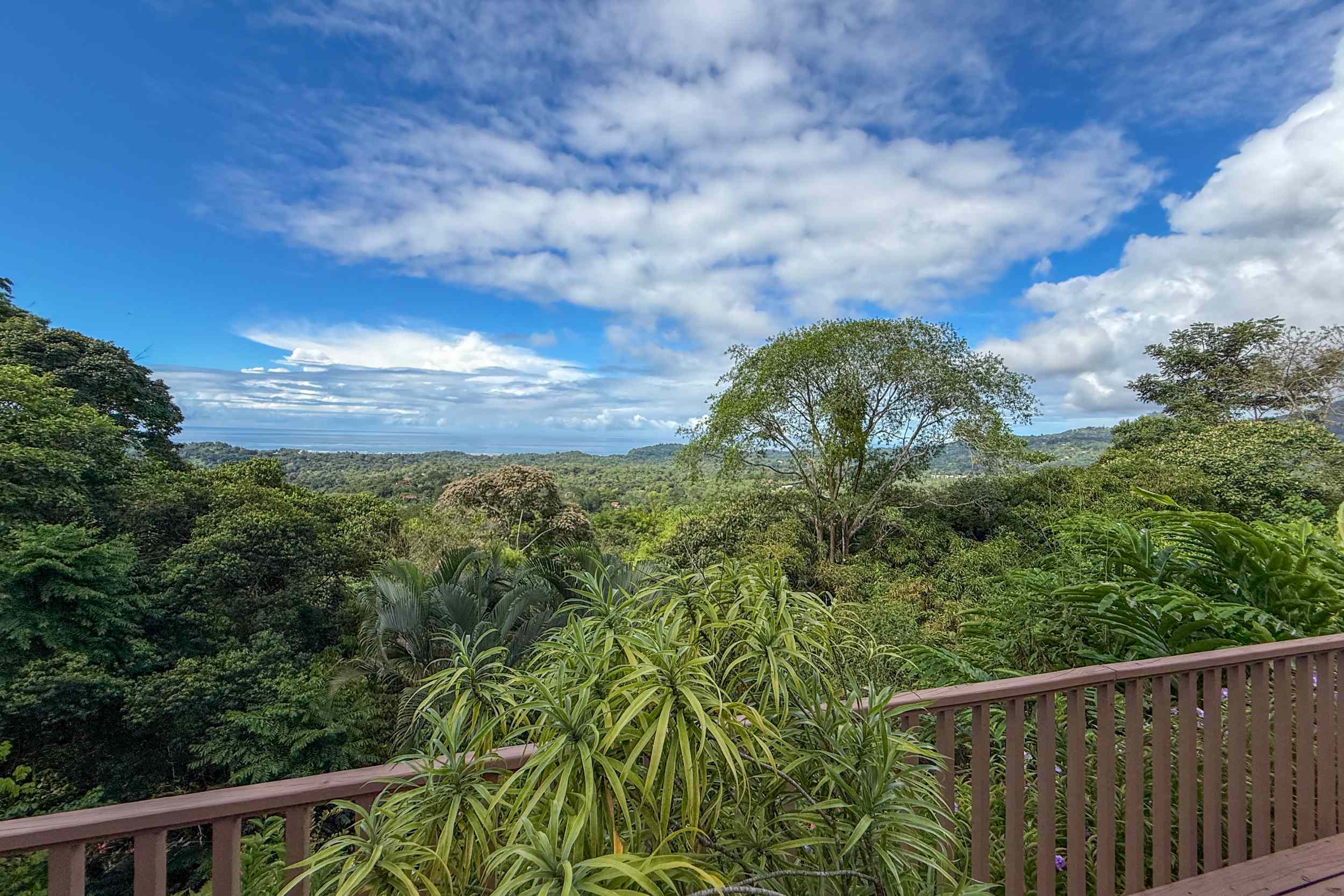 Panoramic Ocean View 4-Bedroom Home with Big Pool & Ample Space to Entertain in Ojochal Costa Rica