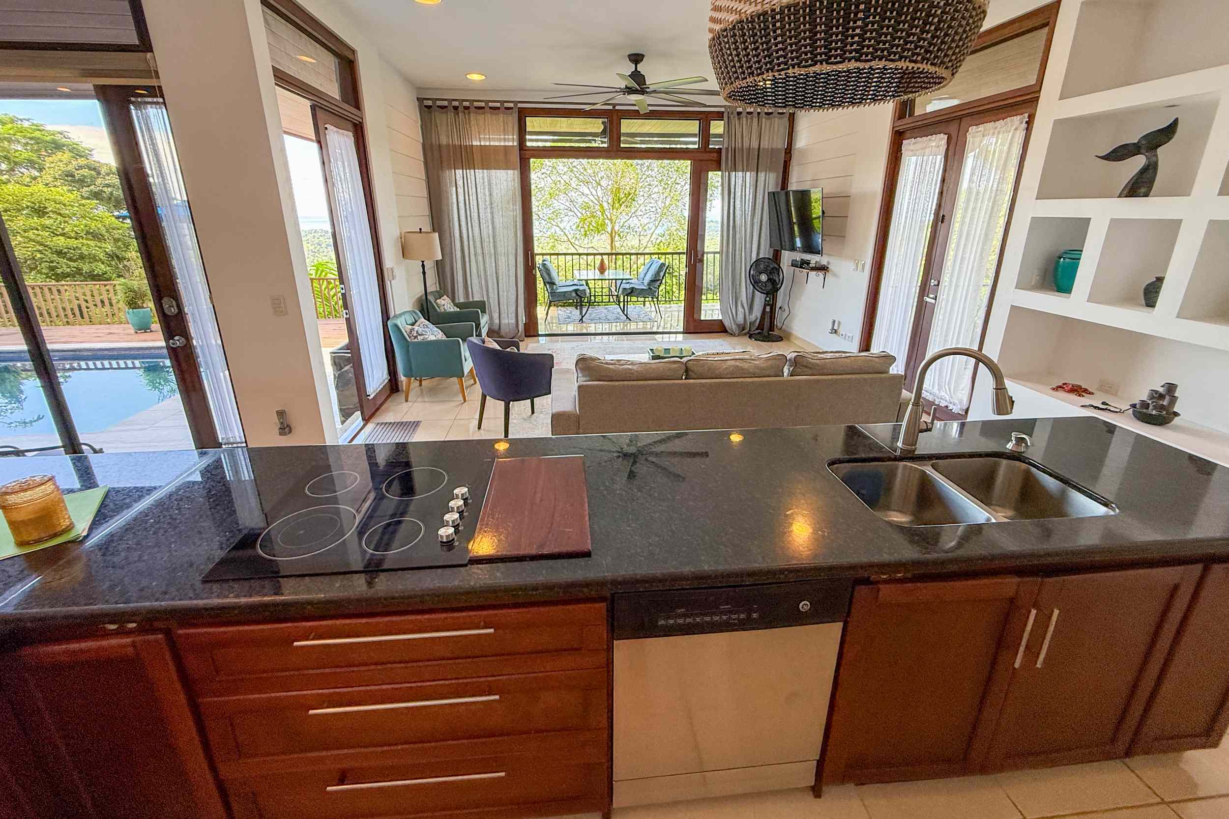 Panoramic Ocean View 4-Bedroom Home with Big Pool & Ample Space to Entertain in Ojochal Costa Rica