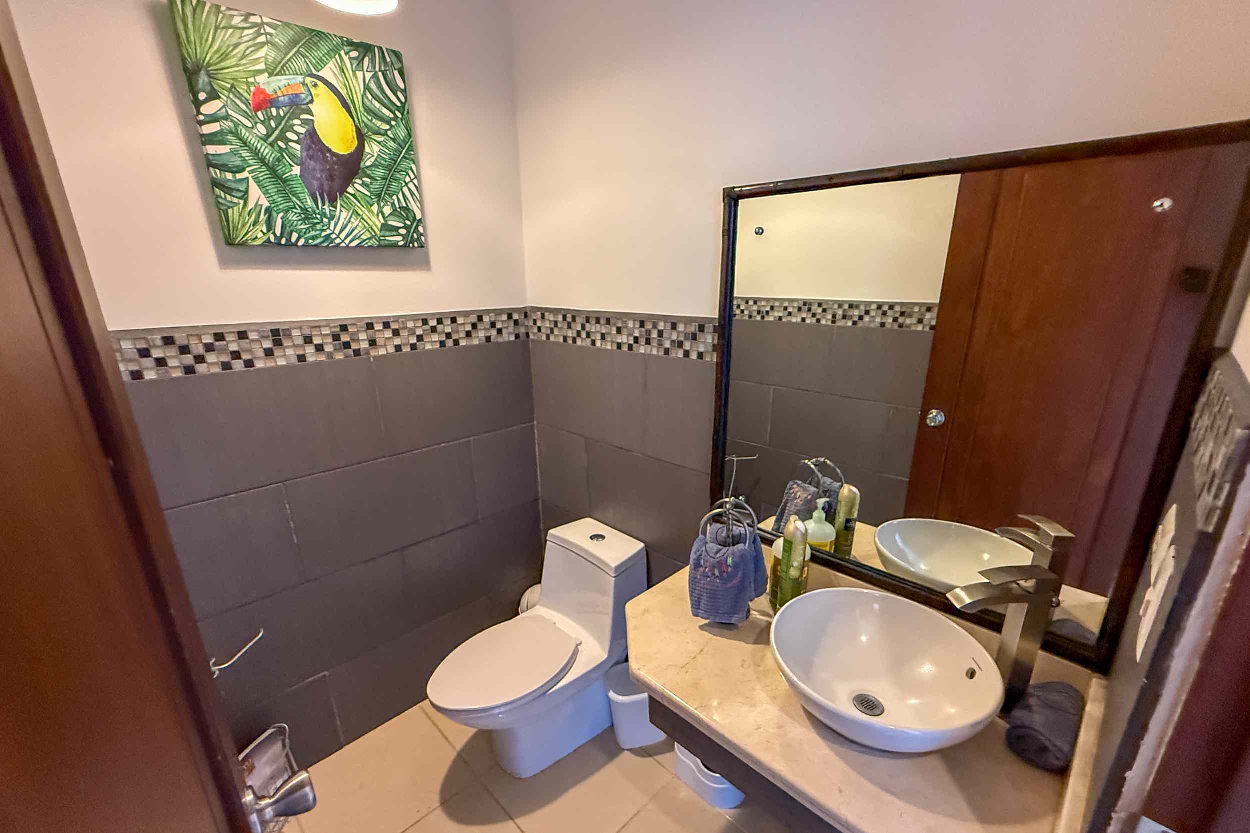 Panoramic Ocean View 4-Bedroom Home with Big Pool & Ample Space to Entertain in Ojochal Costa Rica