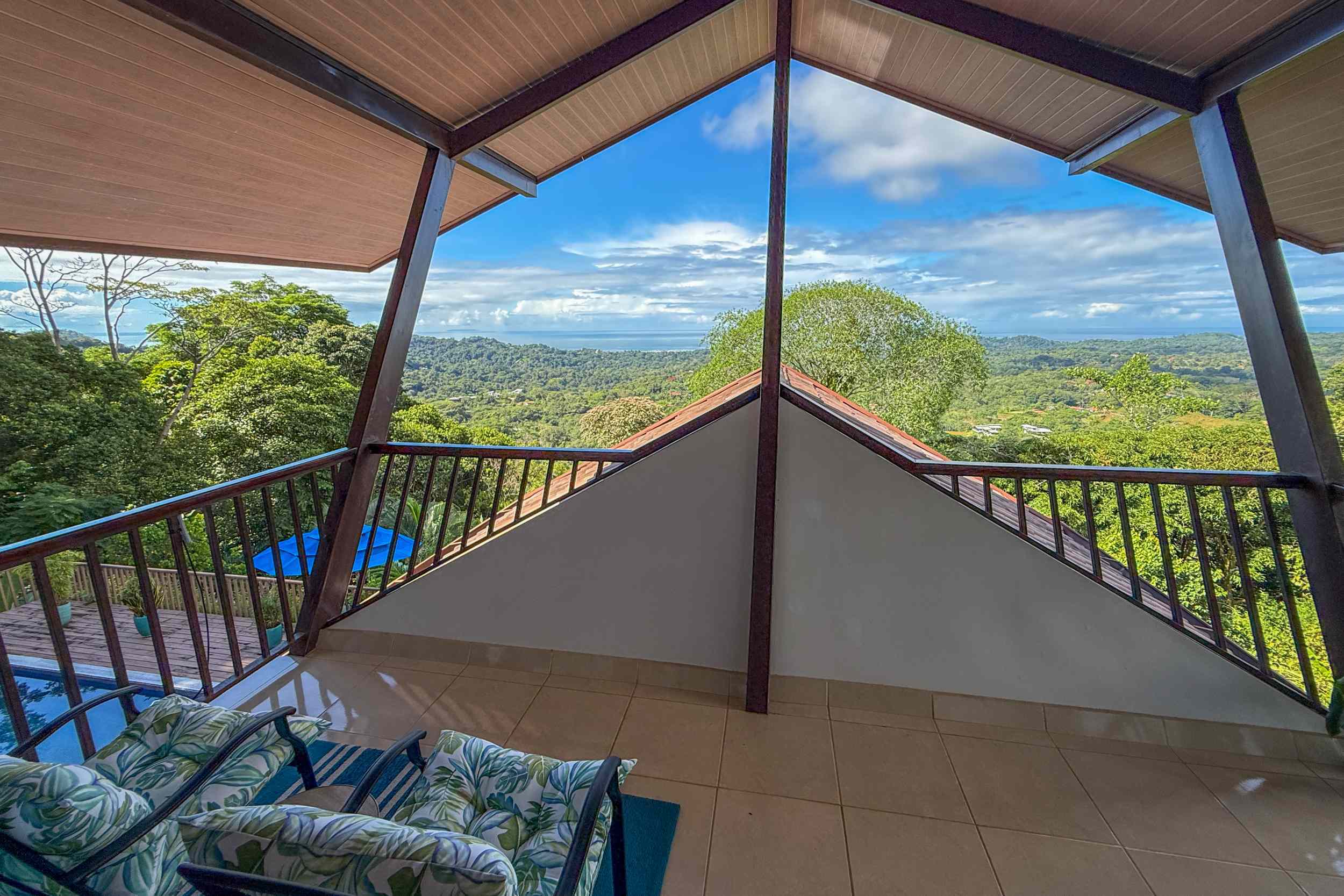 Panoramic Ocean View 4-Bedroom Home with Big Pool & Ample Space to Entertain in Ojochal Costa Rica