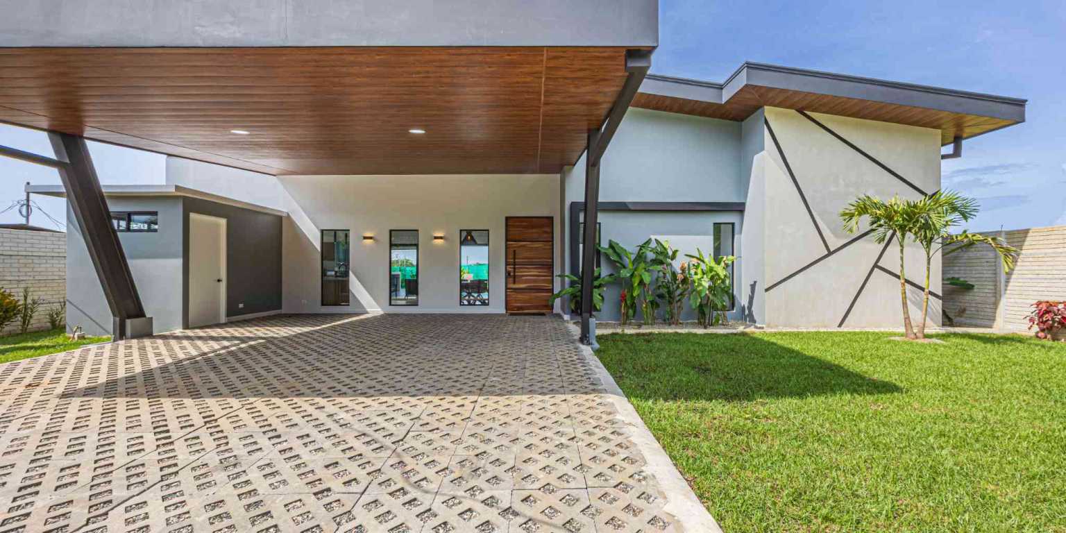 ConeCat-40 Brand New Luxury 3-Bedroom Home in a Premier Neighborhood in Uvita Costa Rica