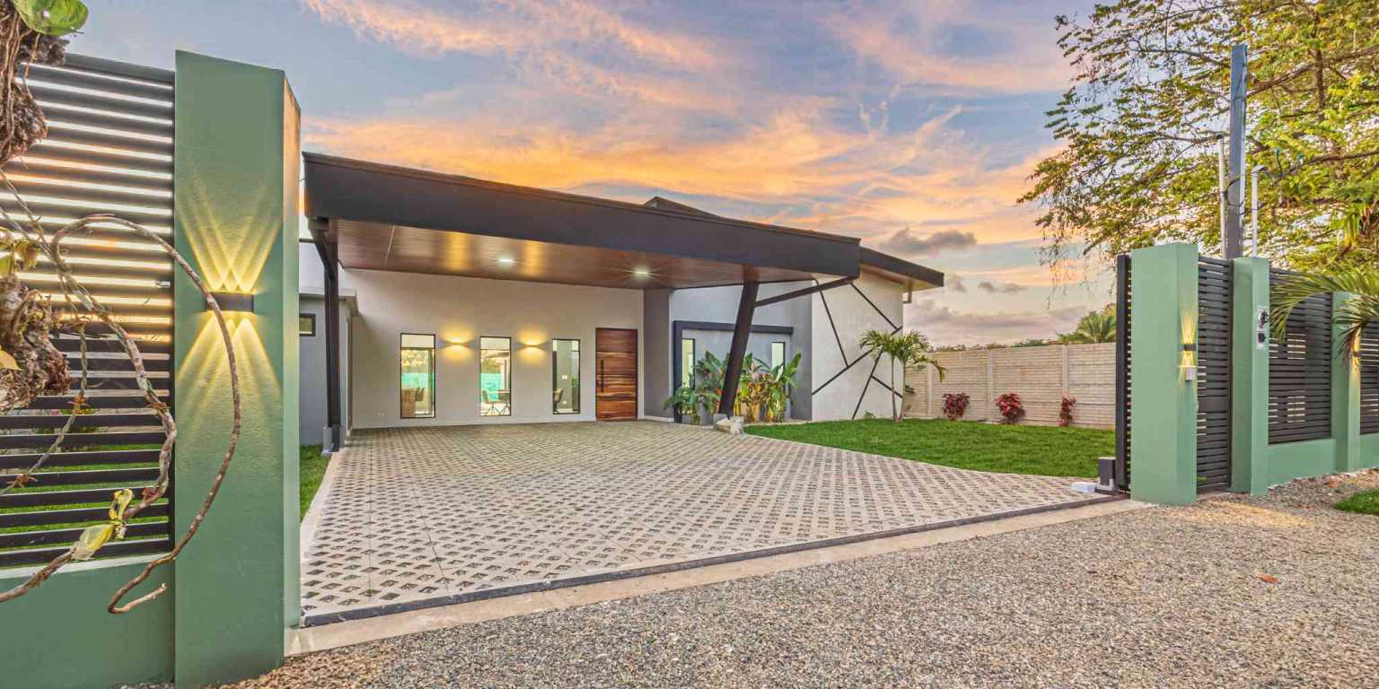 ConeCat-02 Brand New Luxury 3-Bedroom Home in a Premier Neighborhood in Uvita Costa Rica