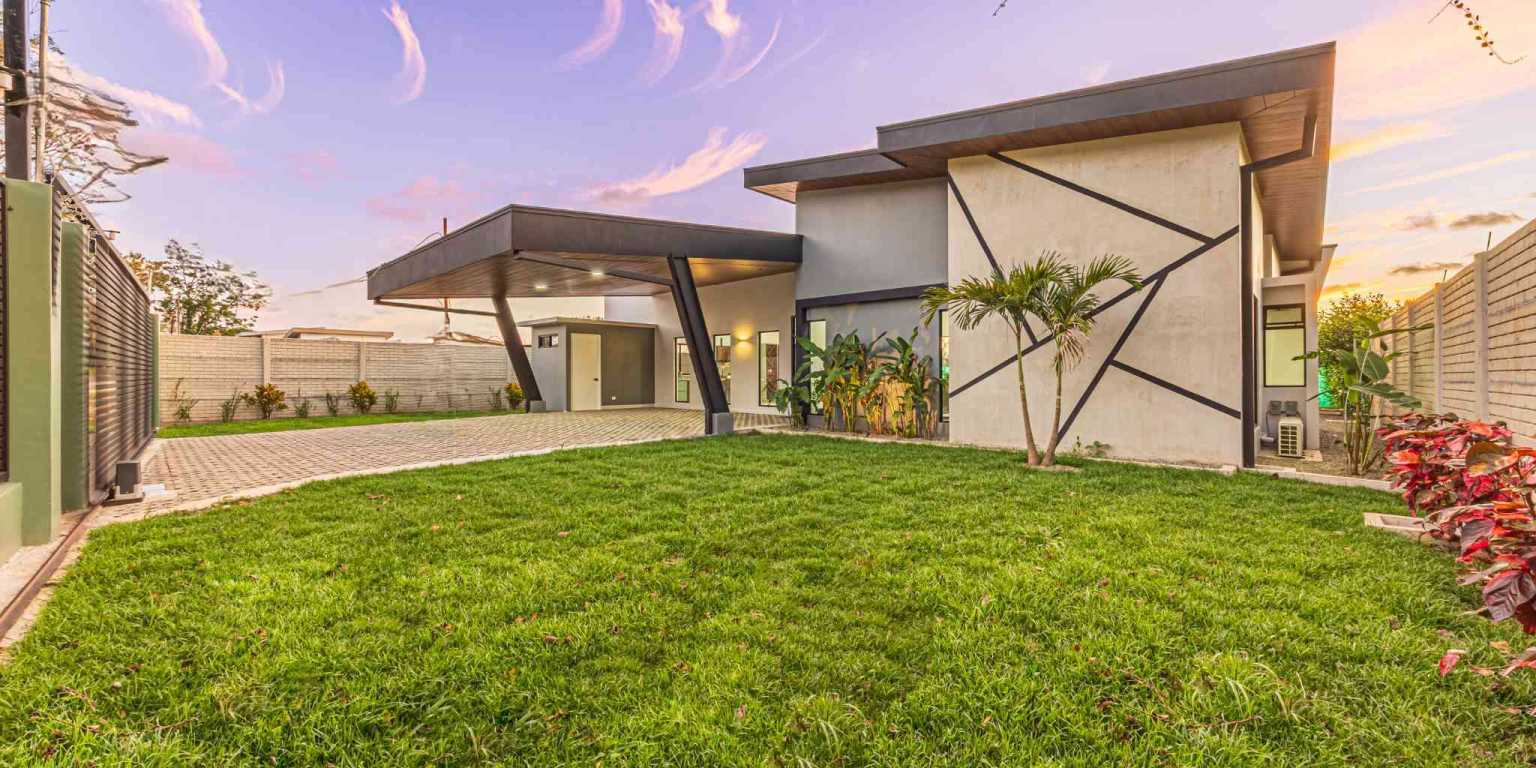 ConeCat-03 Brand New Luxury 3-Bedroom Home in a Premier Neighborhood in Uvita Costa Rica