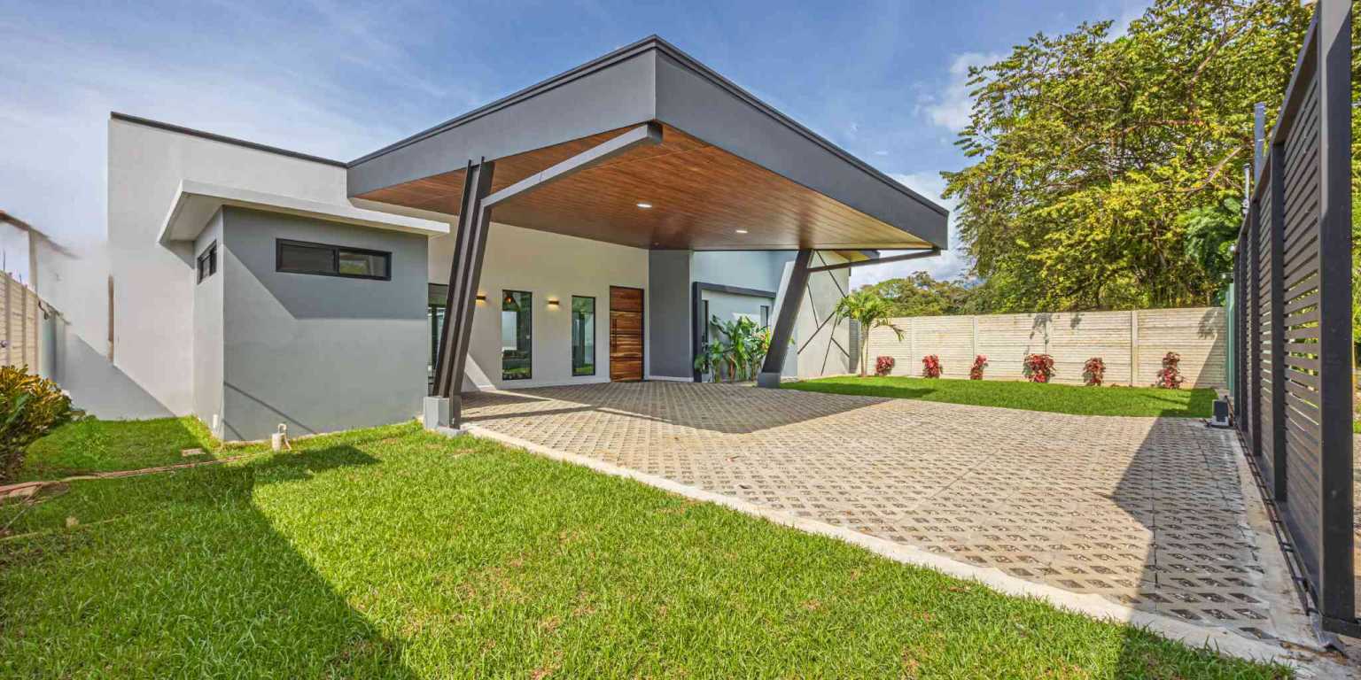 ConeCat-41 Brand New Luxury 3-Bedroom Home in a Premier Neighborhood in Uvita Costa Rica
