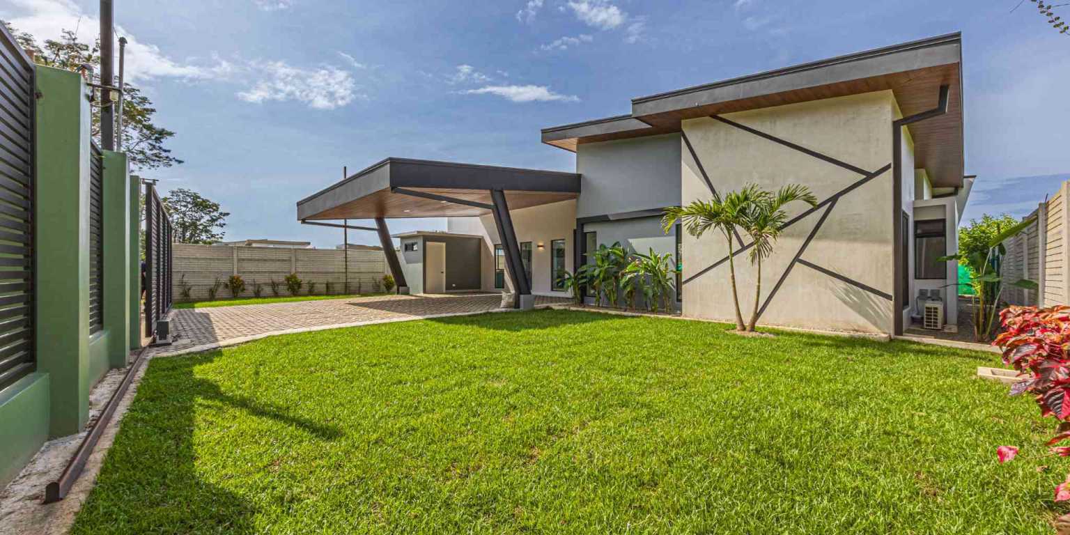 ConeCat-42 Brand New Luxury 3-Bedroom Home in a Premier Neighborhood in Uvita Costa Rica