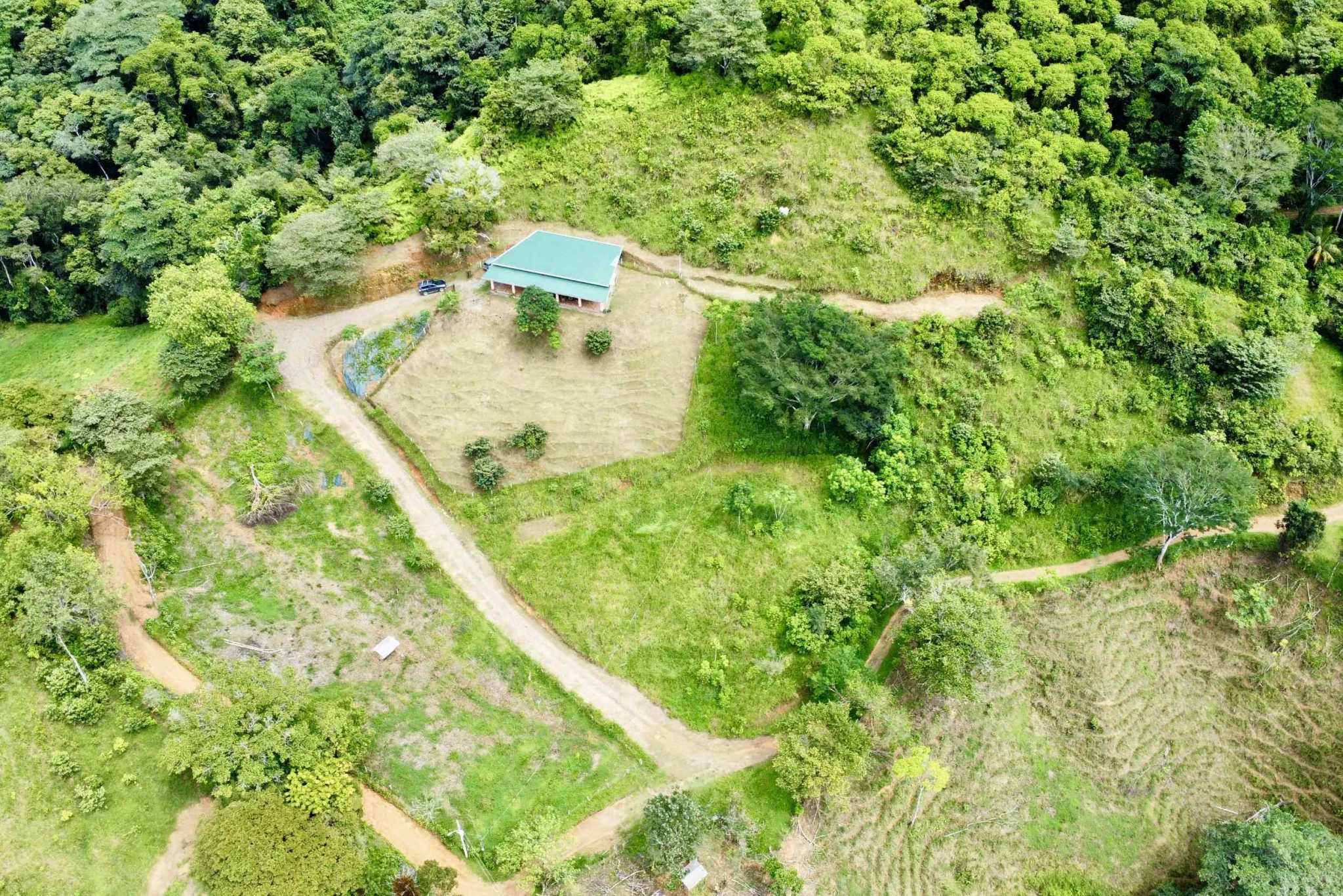 38766-hatillo (8) Home with 3-Bedrooms, Beautiful Views, Several More Building Sites, & Perfect For Small Farm in Hatillo near Dominical Costa Rica