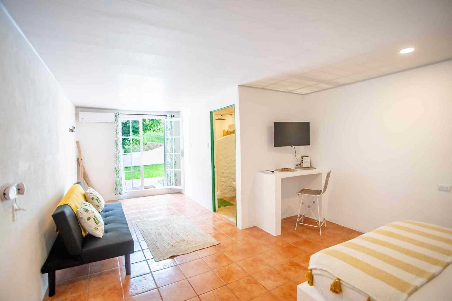38795- (9) Turn-Key Riverside Business & 3 Bedroom Home Near Dominical Costa Rica