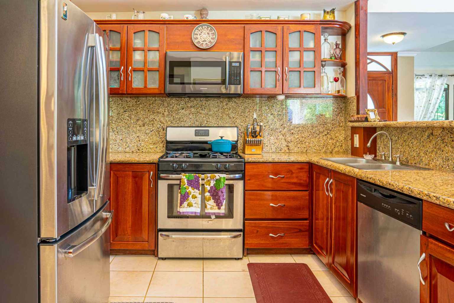 38899-cdb- (38) Centally-Located, Easy Access 3-Bedroom Home with Pool in Ojochal Costa Rica
